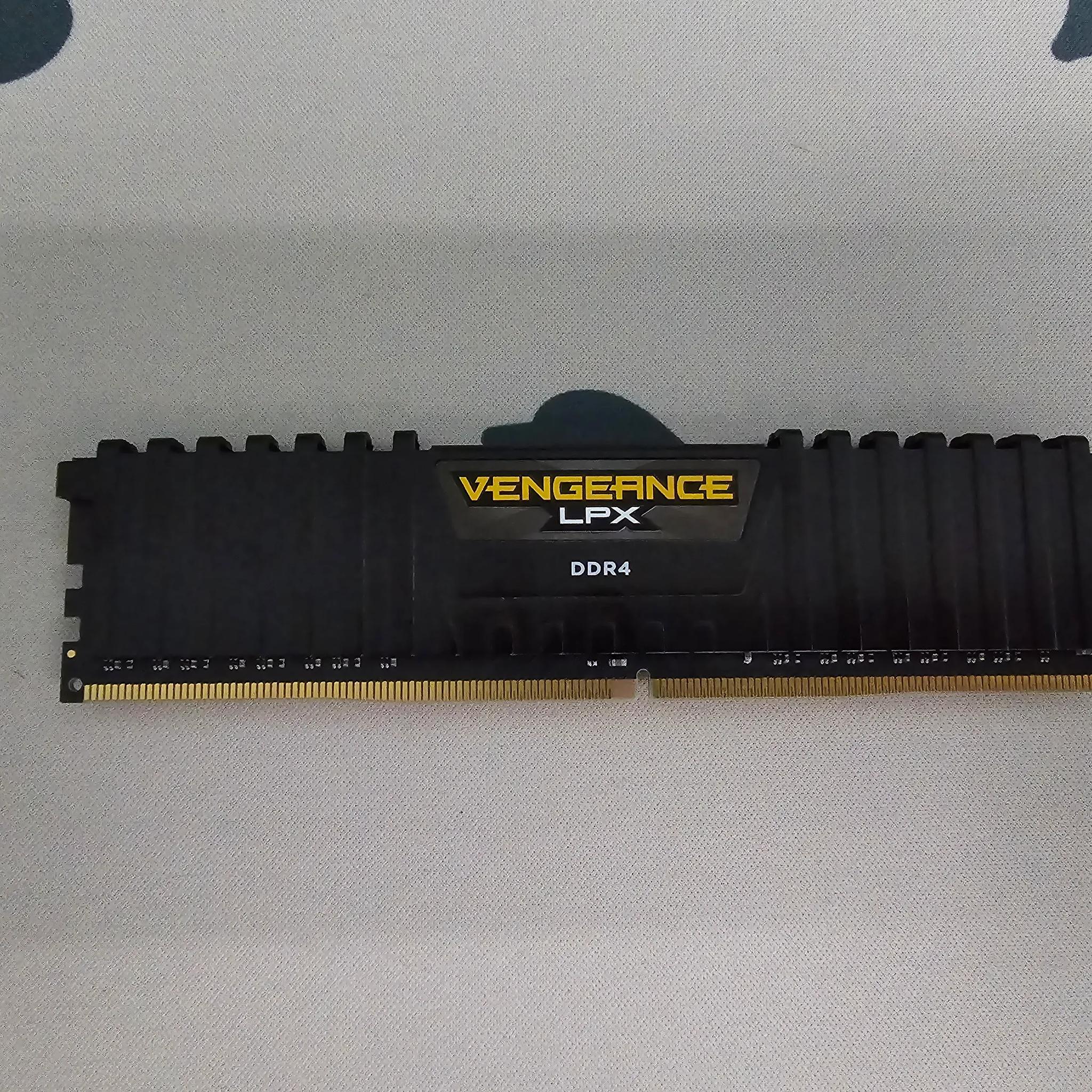 VENGEANCE® LPX 8GB (1 x 8GB) DDR4 DRAM 2400MHz C16 Memory Kit - Black