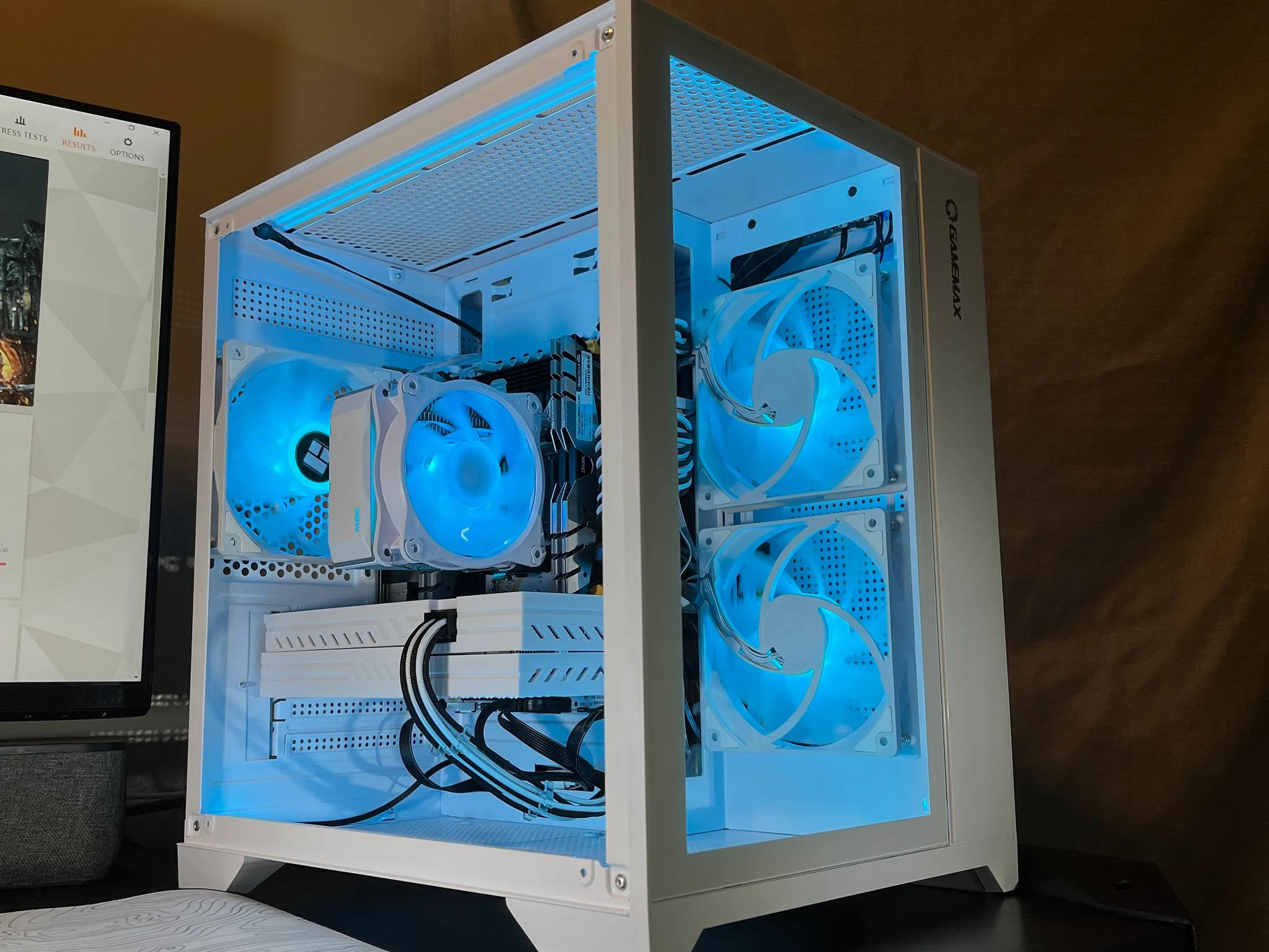 ⬜ White and RGB Gaming PC | Intel Xeon E5-2670 v3 & RX 580