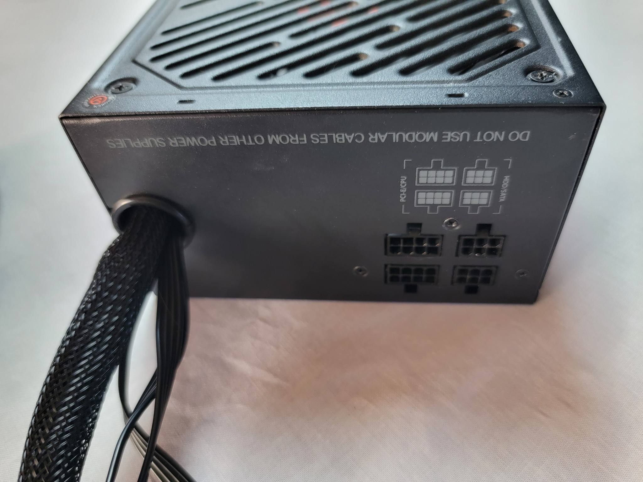 Aresgame AGS850 850W Gold Modular Power Supply (For Parts)