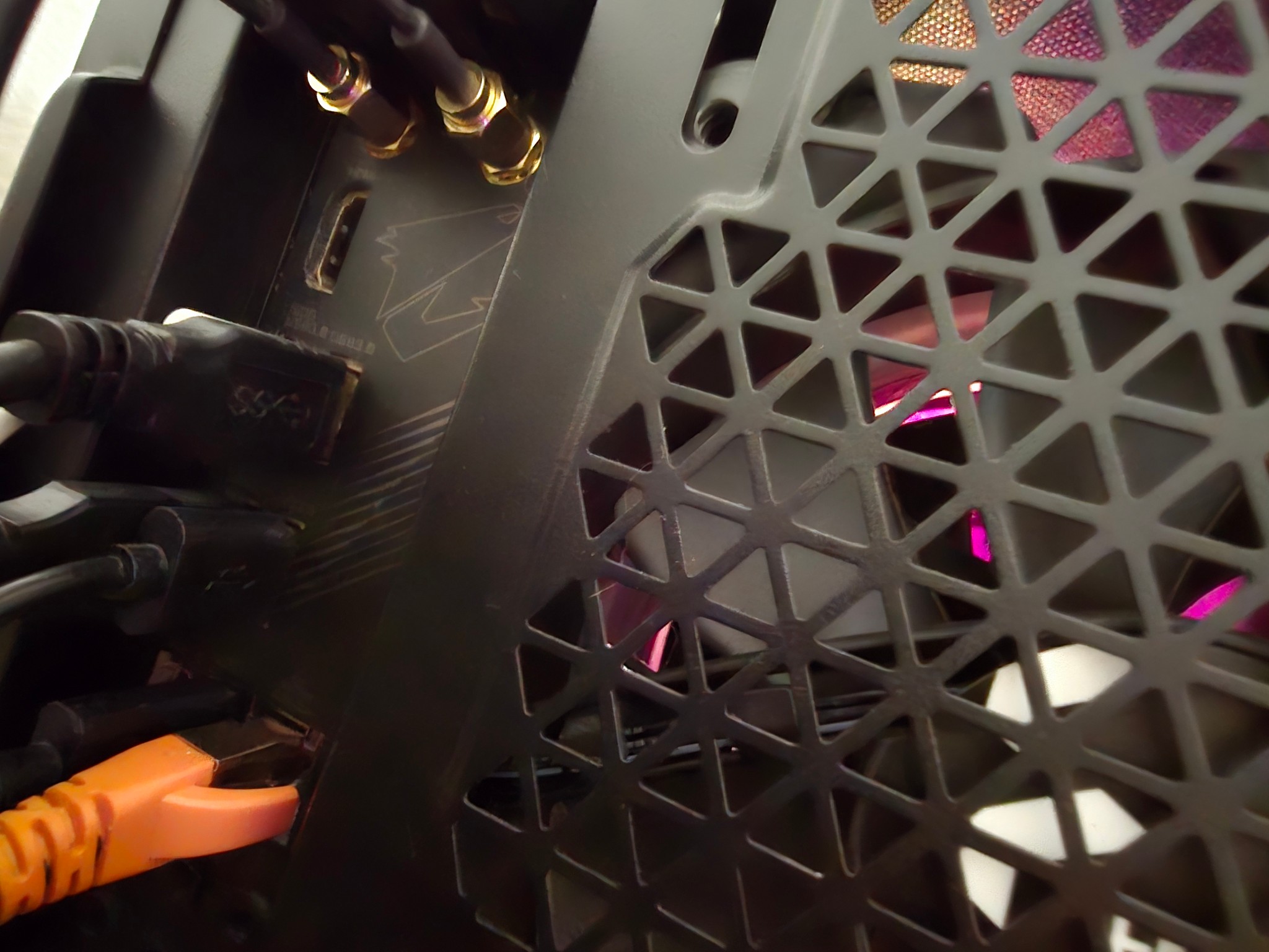 $900 Dollar Gaming PC - My boyfriends build - Works great, we just upgraded
