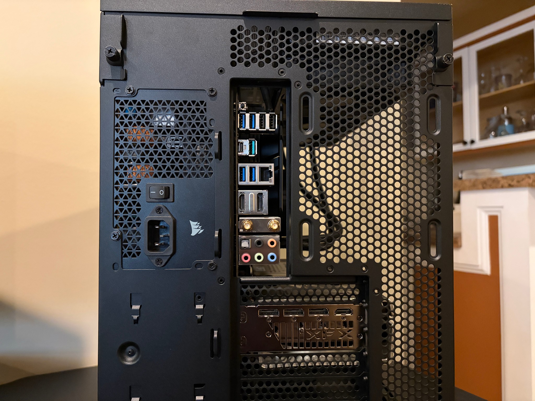 Sleek High End PC - RX 6950 XT, R9 5900X, 32GB RAM, 1TB NVMe SSD