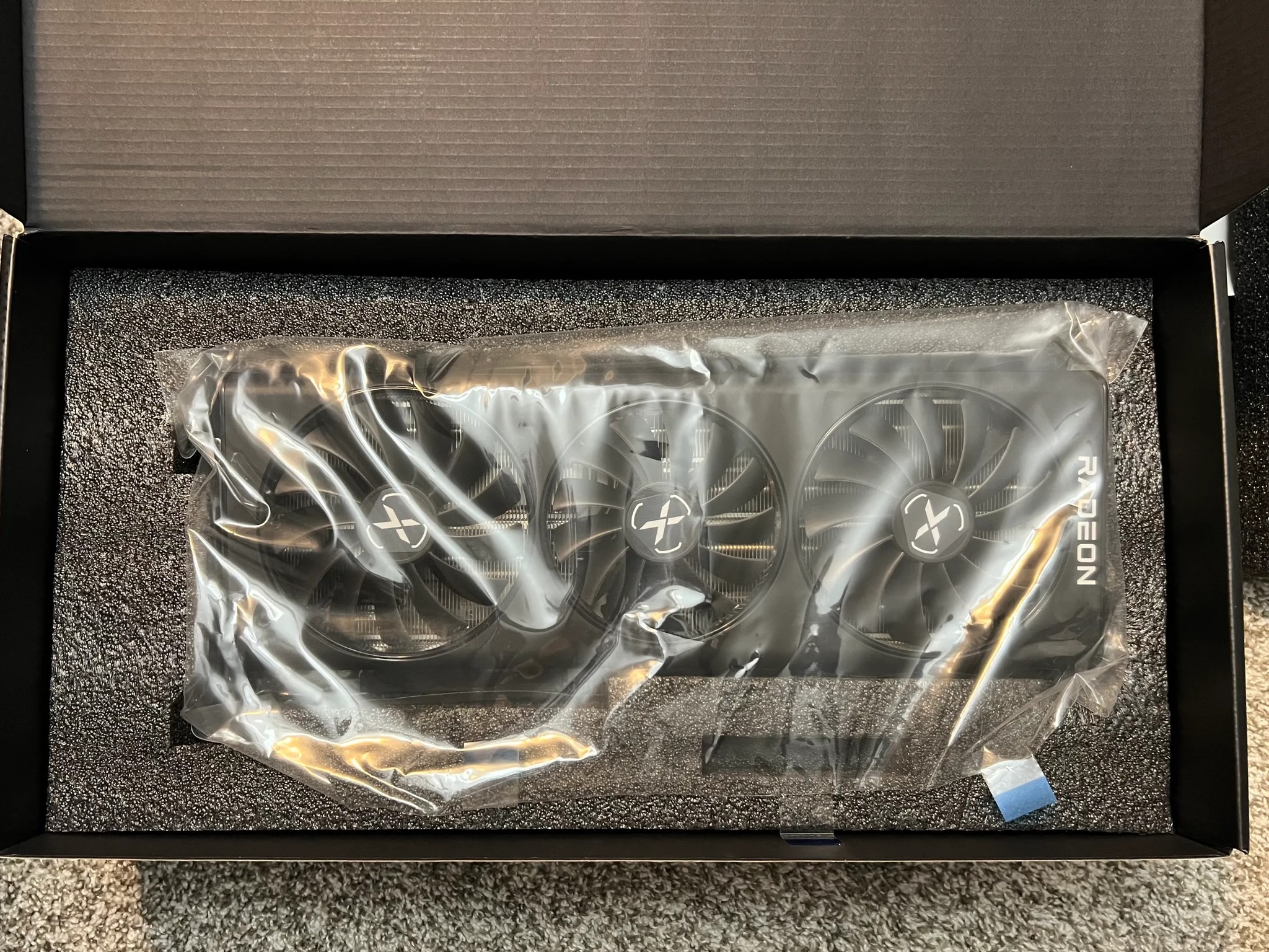 XFX SPEEDSTER SWFT 319 AMD Radeon RX 6800 CORE Gaming 16GB GDDR6 Graphics Card