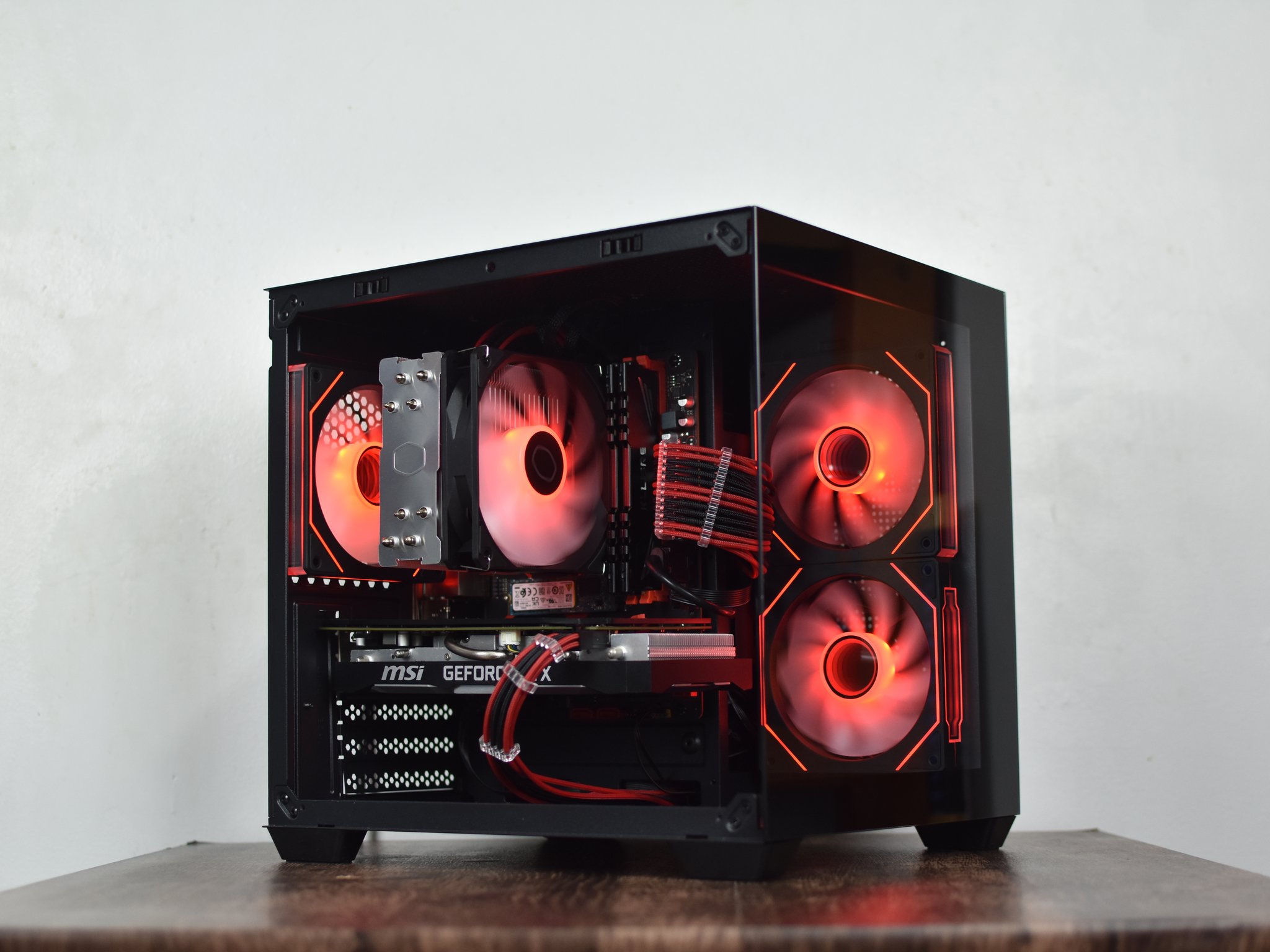 GTX 1660 | Ryzen 5 2600 | 16 GB RAM | | Jawa