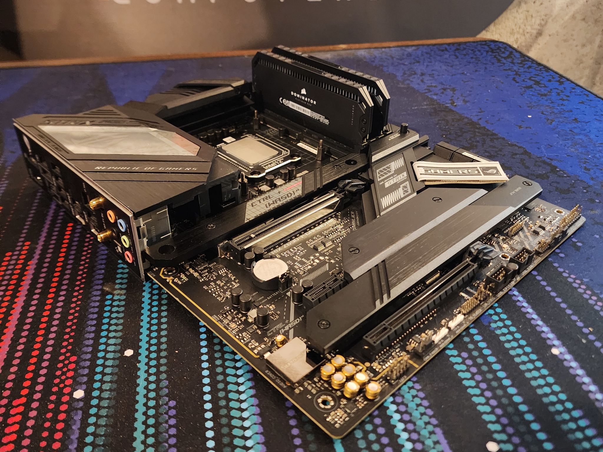 I9-12900K / 64GB DDR5 RAM / Z690 WiFi Mobo