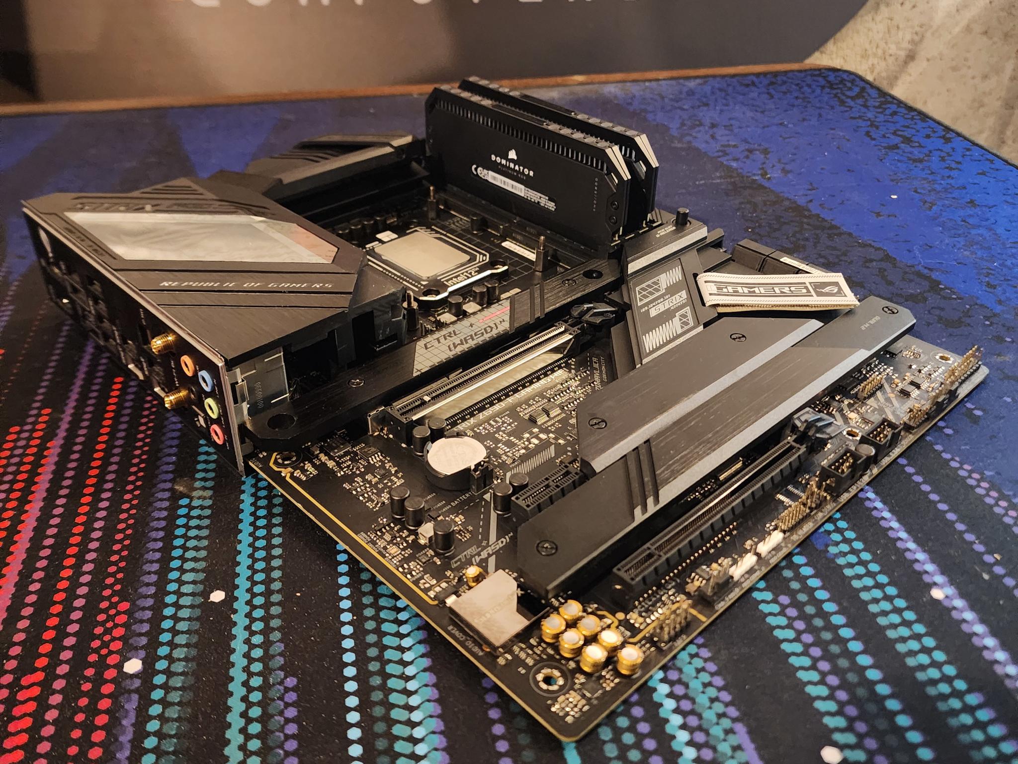 I9-12900K / 64GB DDR5 RAM / Z690 WiFi Mobo