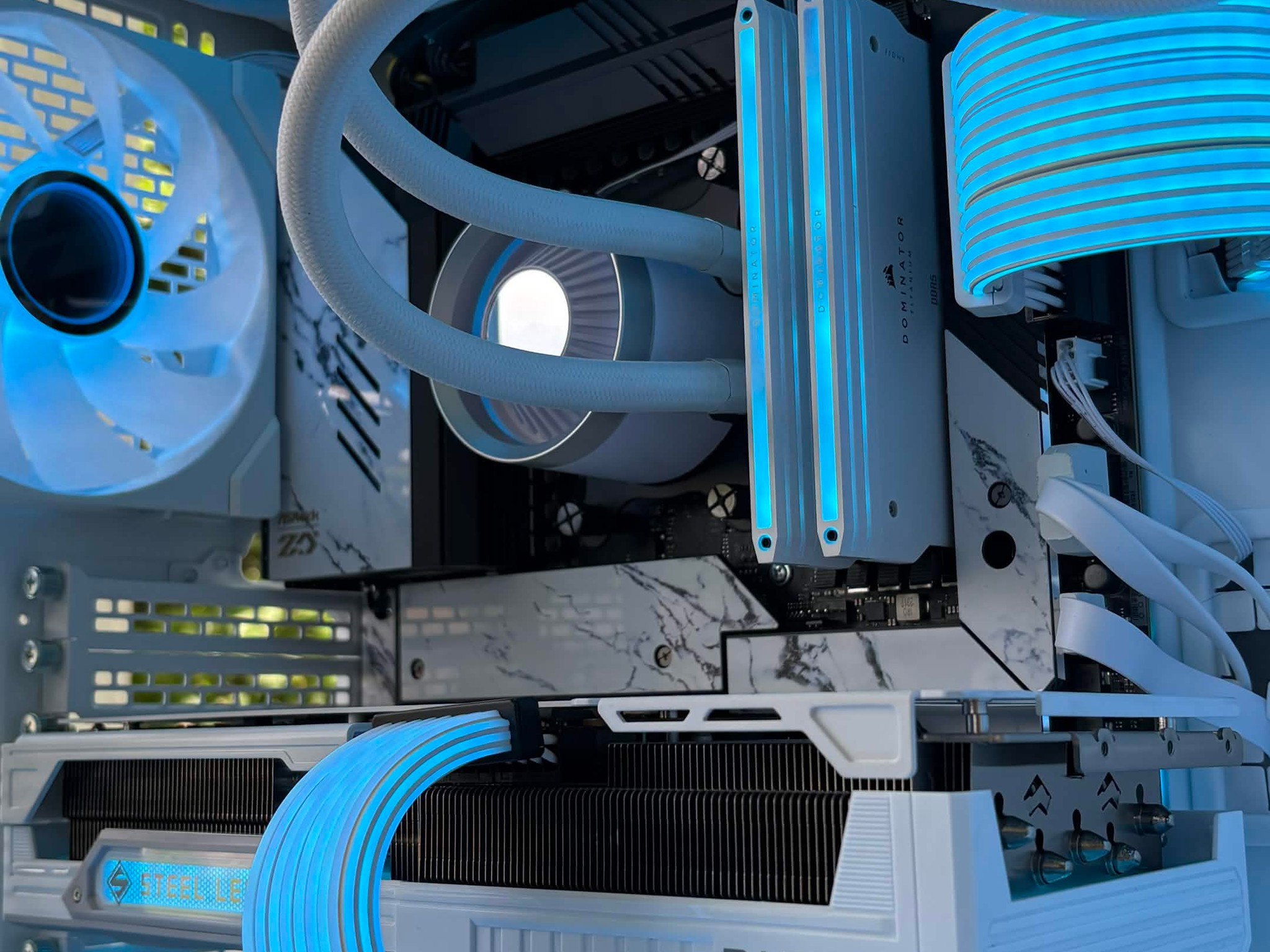 Mendi Electronics | Ryzen 9 9850X3D | RX 9070 XT | 32GB DDR5 | X670E Taichi | 2TB NVMe