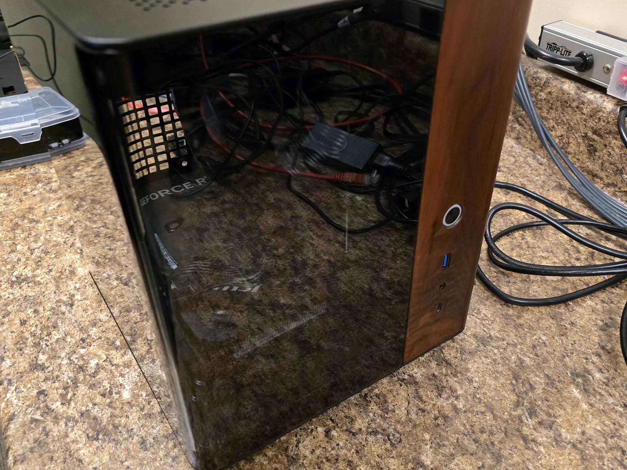 TK-0 Anti-RGB Gaming PC