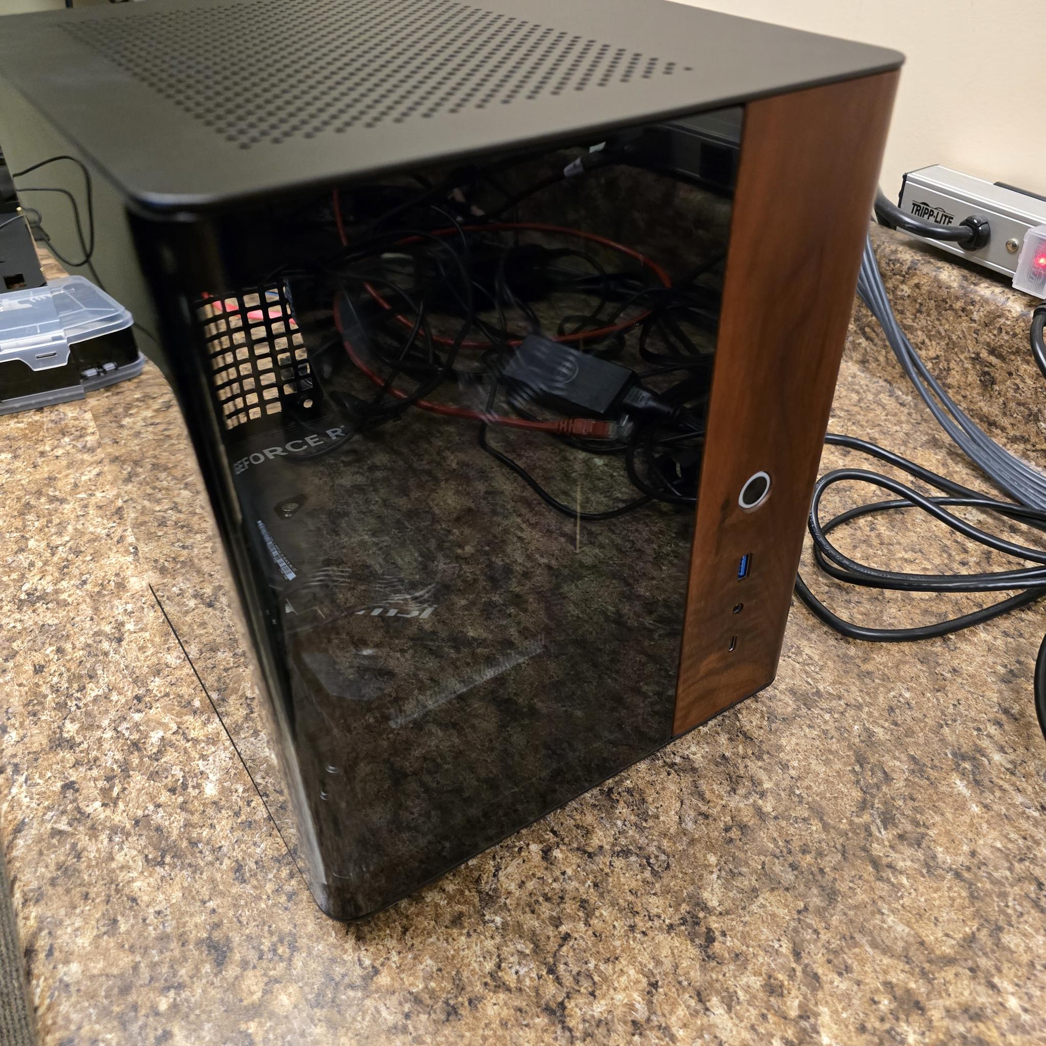 TK-0 Anti-RGB Gaming PC
