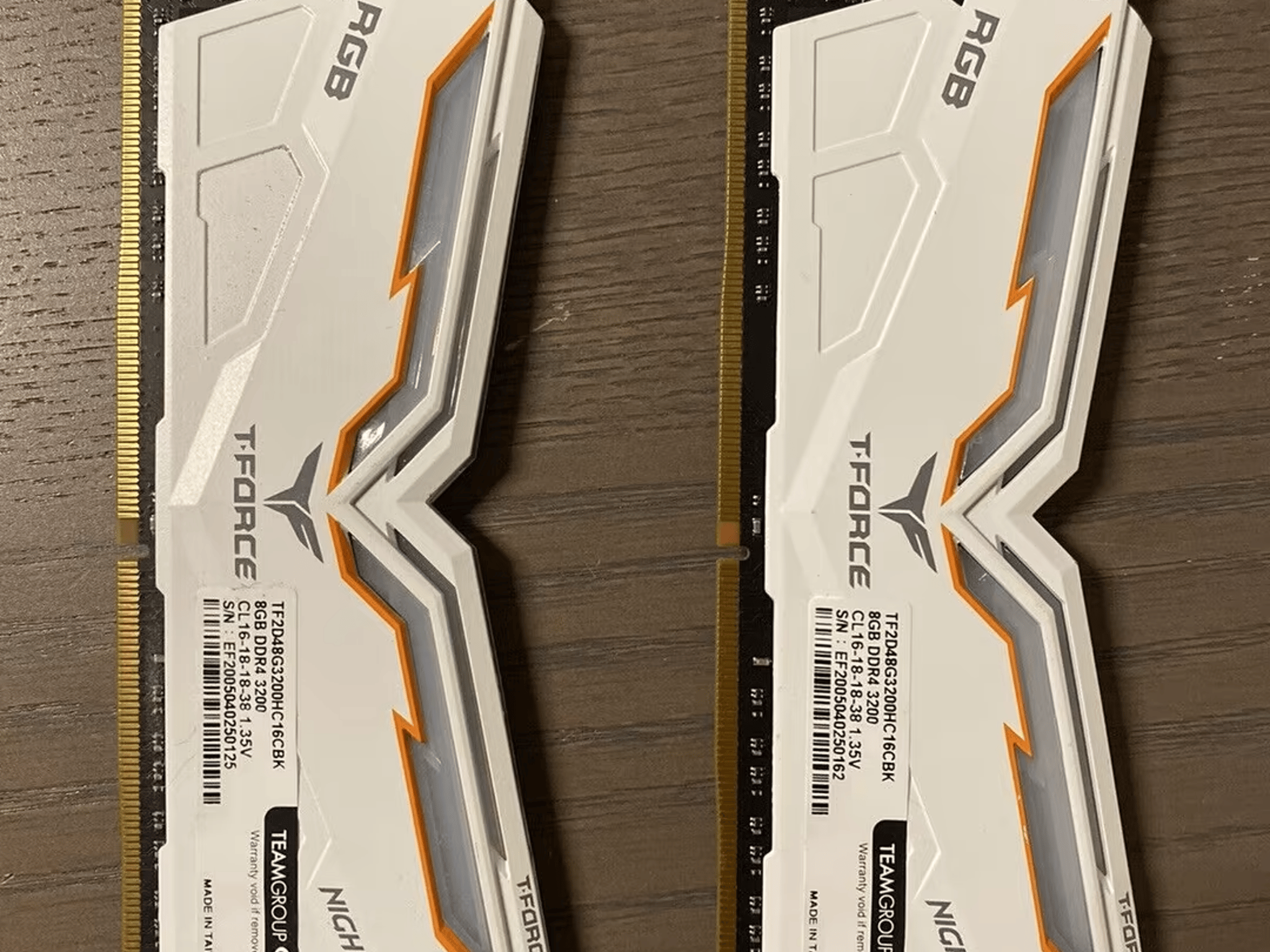 UNTESTED TeamForce NightHawk White RGB RAM 16GB 8X2 3200 MHZ UNTESTED LIQUDATION