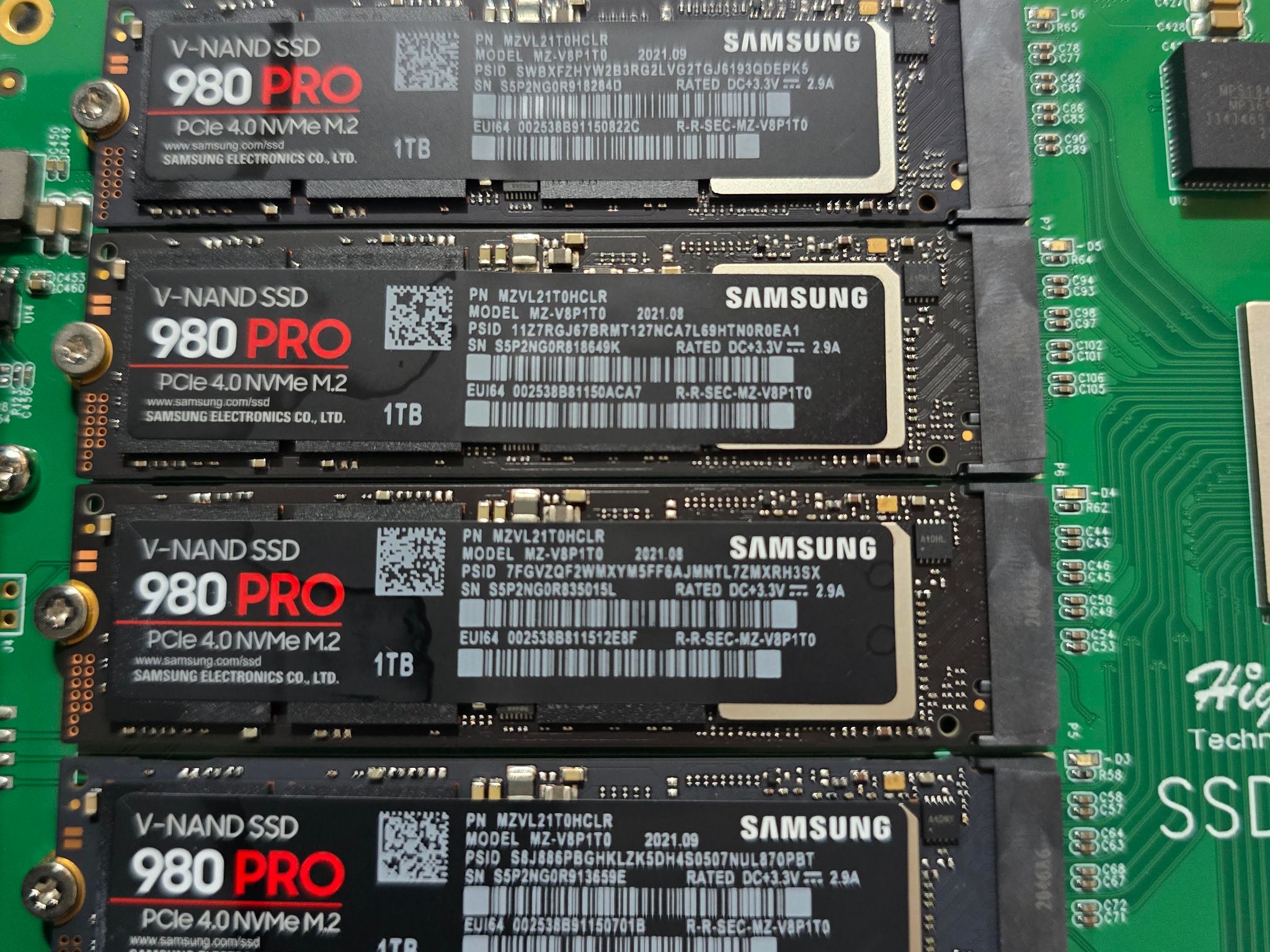 HighPoint SSD7540 NVMe RAID Card + 8TB — 8× Samsung 980 PRO 1TB SSDs