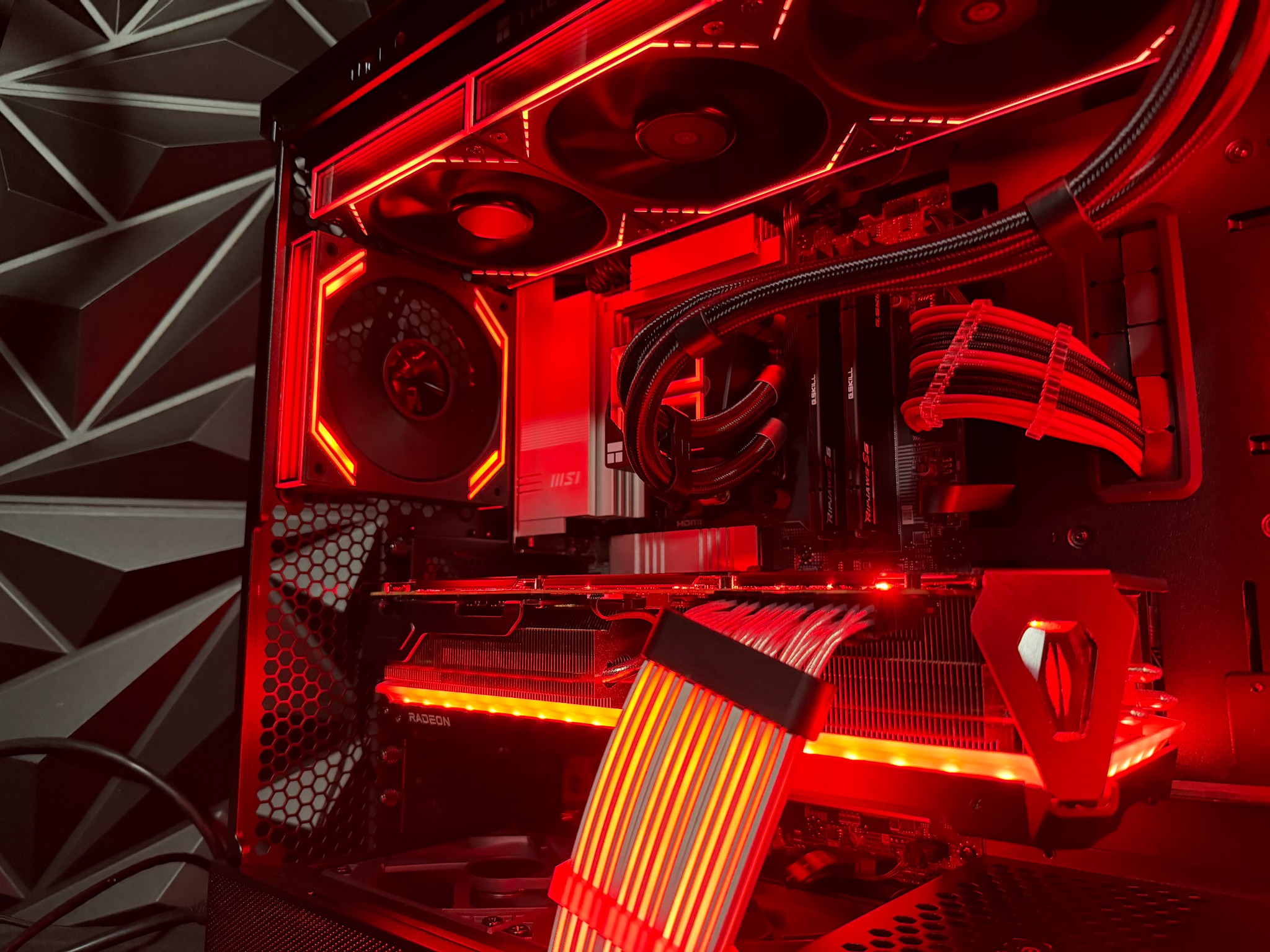 🩸🔥 BLOOD PRISM 79 🔥🩸Ryzen 9 7900X| 7900XTX 24 GB| 64 GB DDR5| 4 TB NVMe| 850W PSU