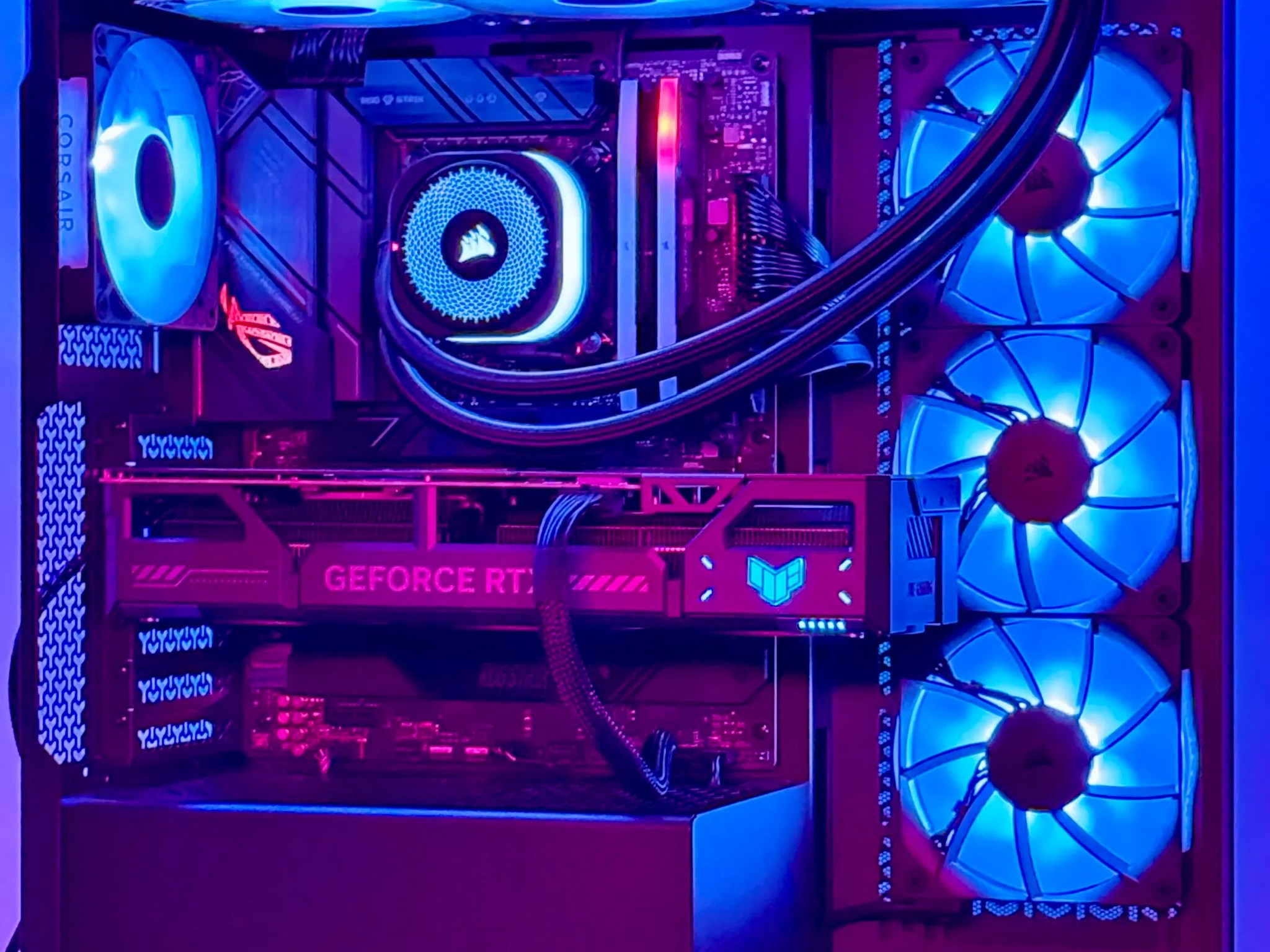 Corsair Gaming PC ✨ NVIDIA RTX 5070 OC, 14600KF 5.3 Ghz, 2TB M.2 SSD, 32GB RAM, WiFi, WIN 11 Pro