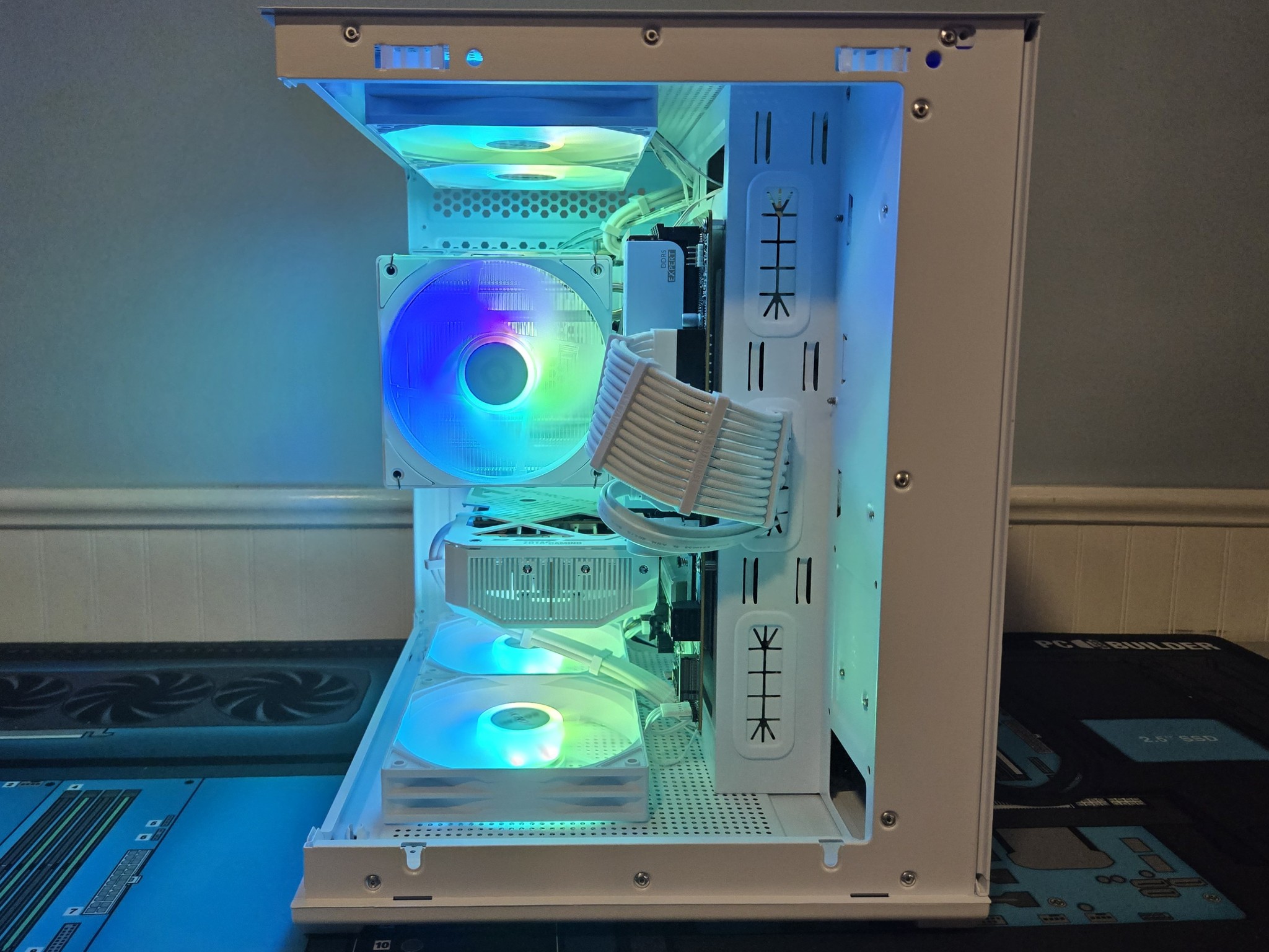 🪙🩶Gold/Silver PC | Ryzen 5 7500F|RTX 5060 8GB|1TB NVME|16GB DDR5|Wifi/Bt| Win 11 Pro 🩶🪙