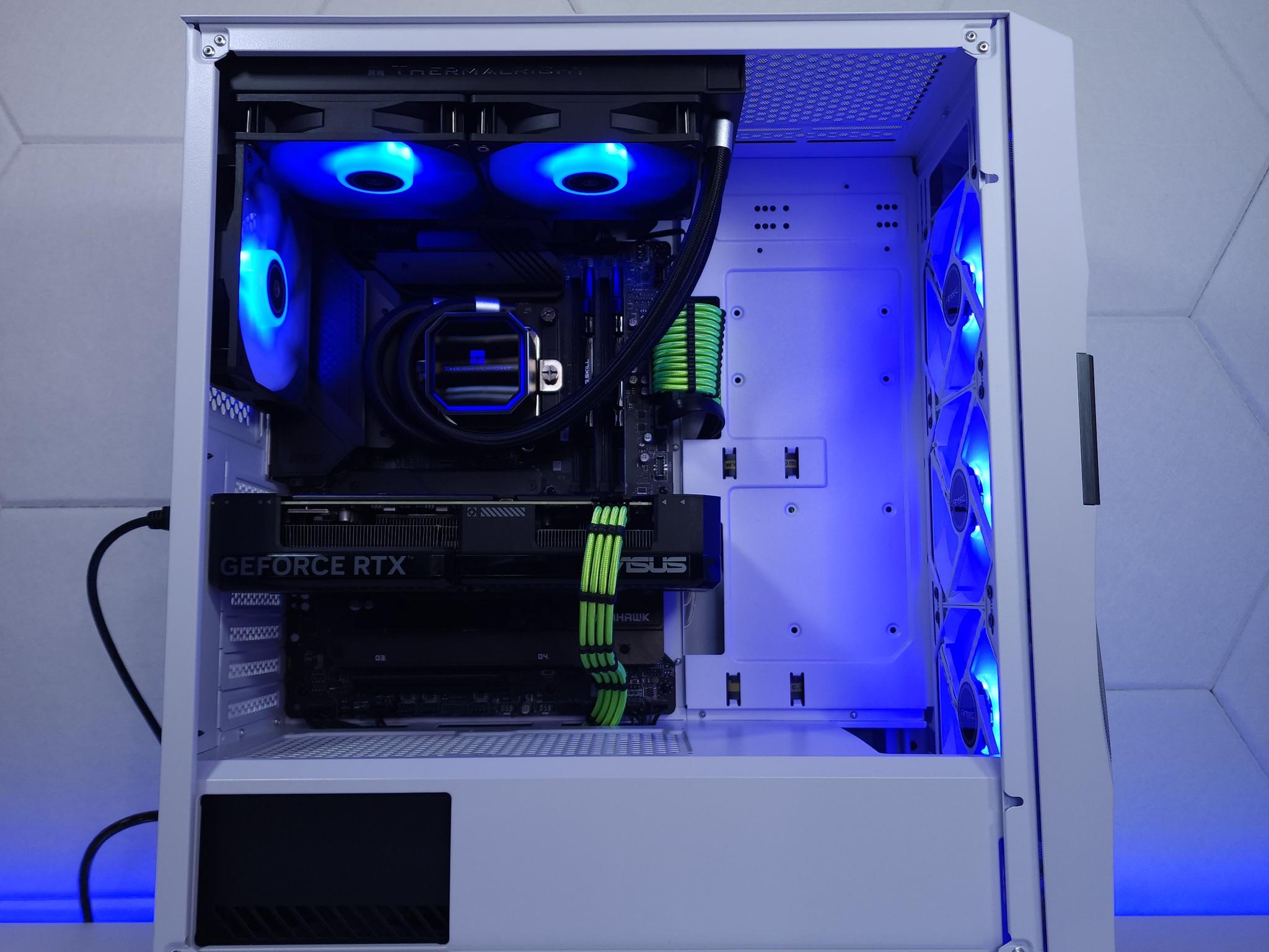 💚🤍RTX 4070 | Core i5 12600K | 32GB 3200MHz | 1TB NVMe SSD
