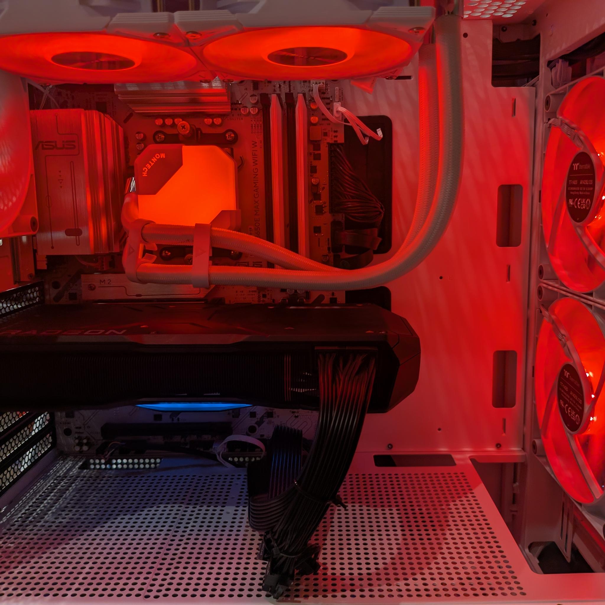 4K Crimson Snow - RX 7900 XTX, Ryzen 5 7600X3D, 32 GB DDR5, 2 TB Gen 5 NVME, Liquid Cooled, RGB