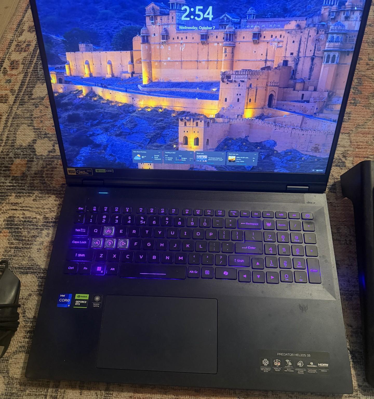 Full Setup - Predator Helios 18 - Accessories Included
