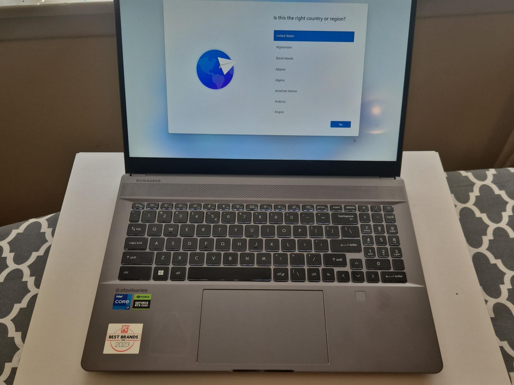 MSI Creator Z16 A13 HX Studio 16" Touchscreen Laptop (Lunar Gray)