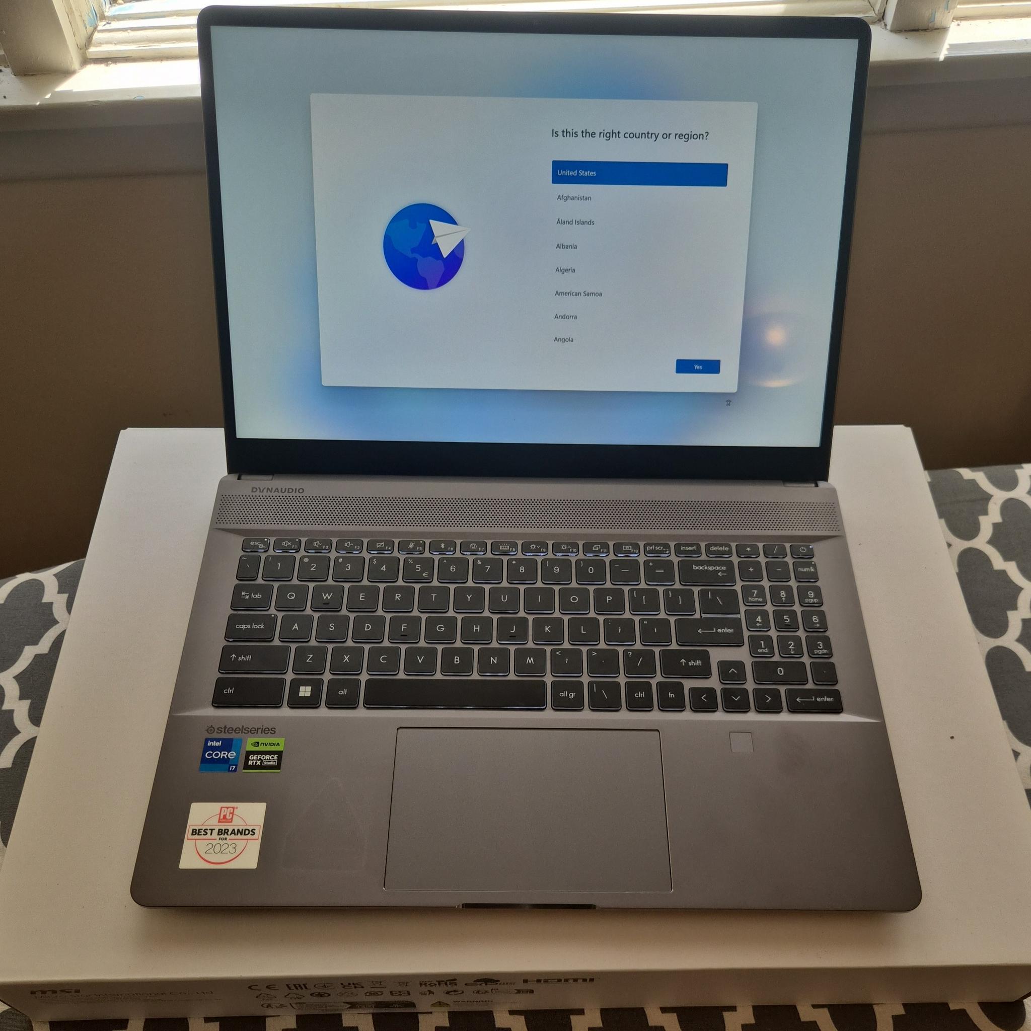 MSI Creator Z16 A13 HX Studio 16" Touchscreen Laptop (Lunar Gray)
