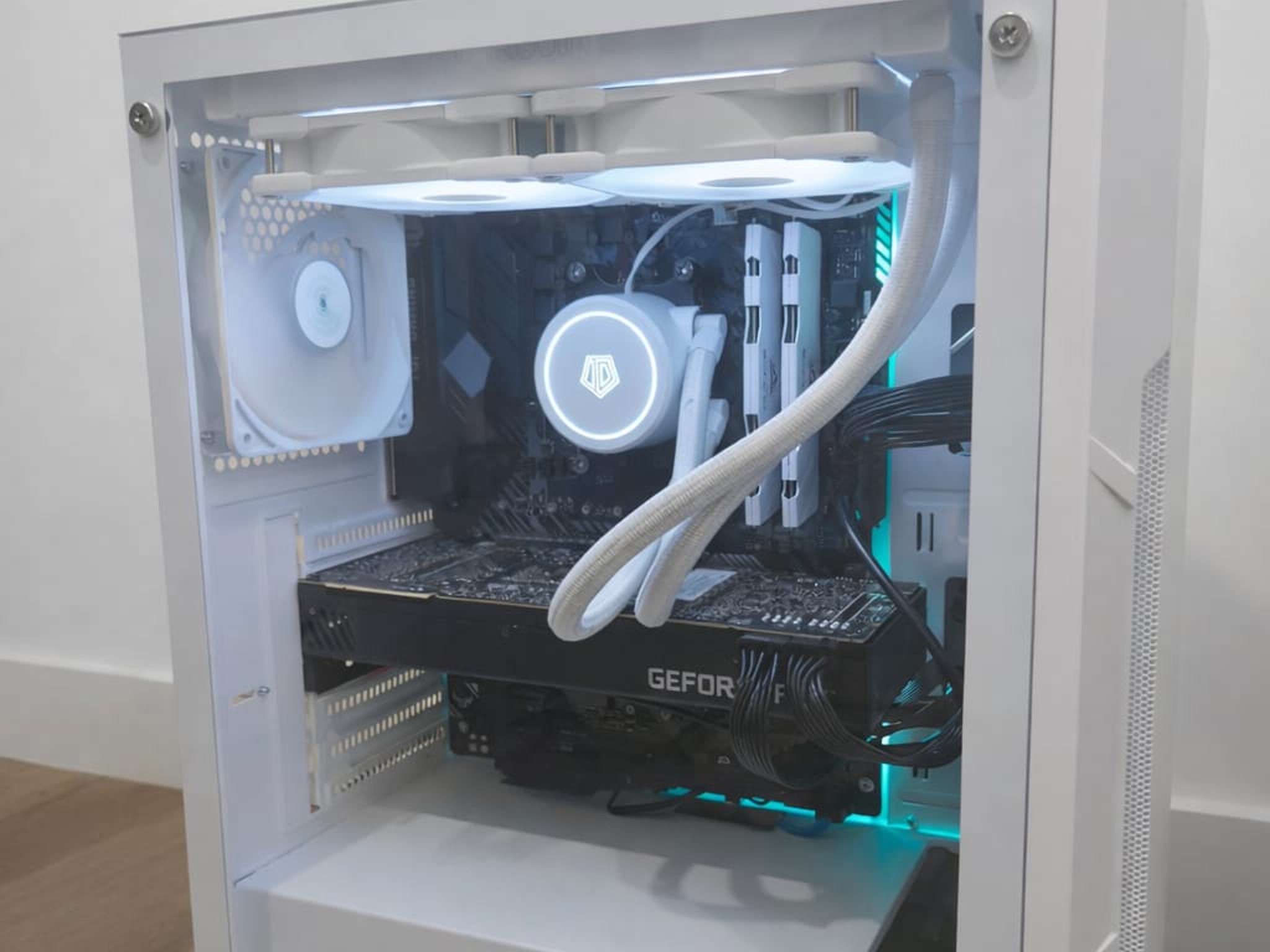 2K Gaming PC RTX 2080 Ti 11 GB Ryzen 7 2700X 32GB RAM 3200 HZ