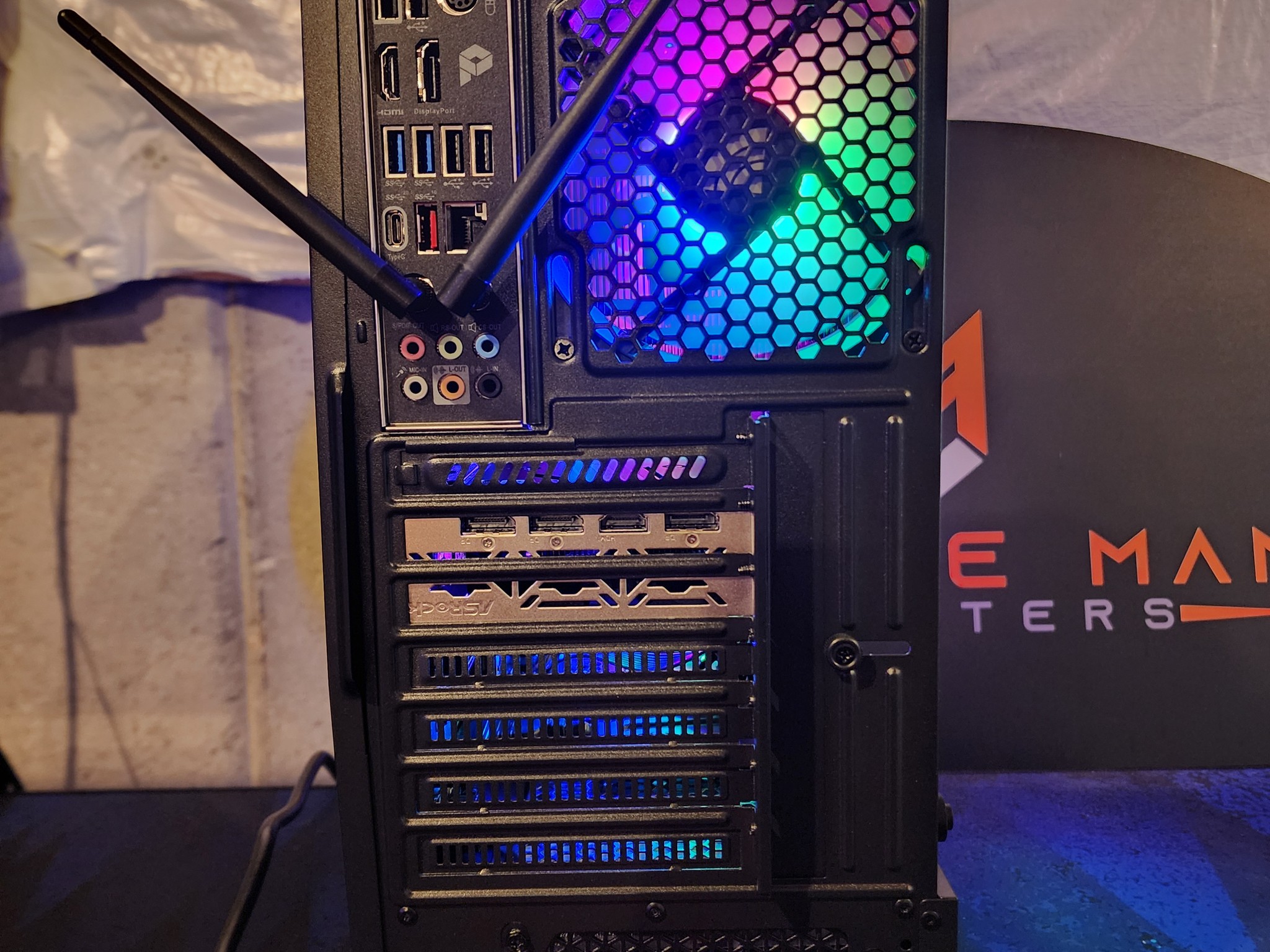 RX 6600 / i5-12600KF / 32GB RAM - Custom 1080p Gaming PC