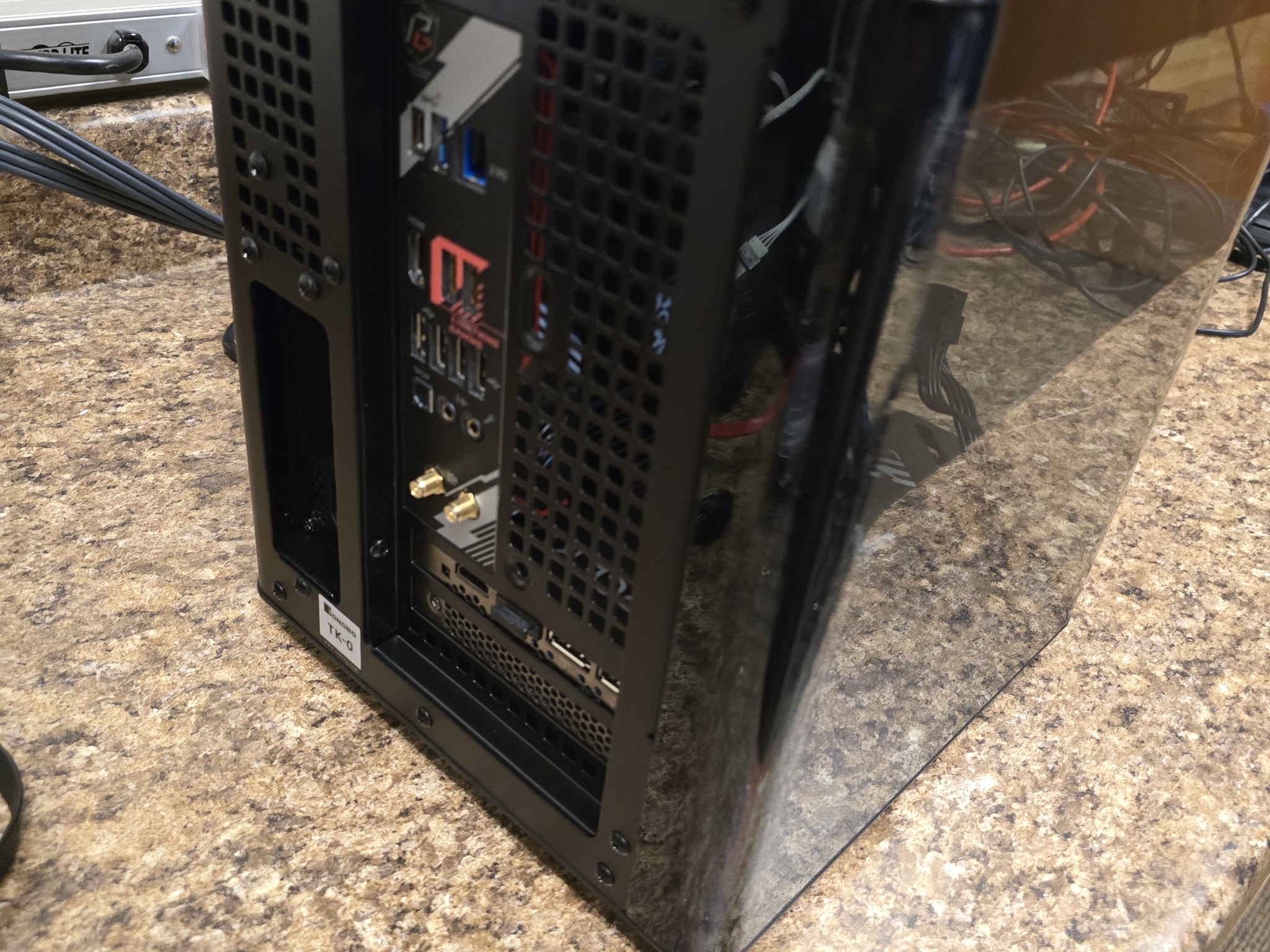 TK-0 Anti-RGB Gaming PC
