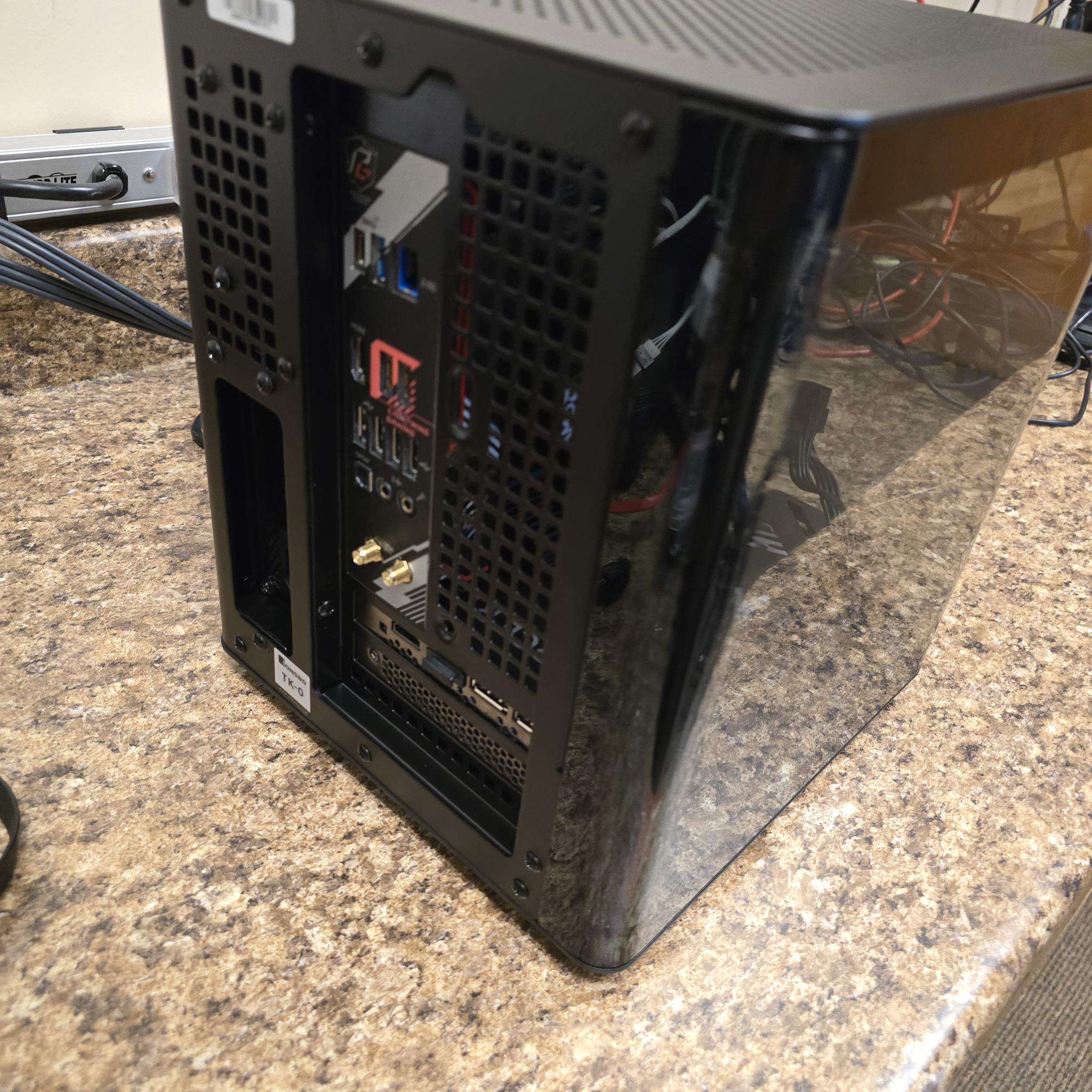 TK-0 Anti-RGB Gaming PC