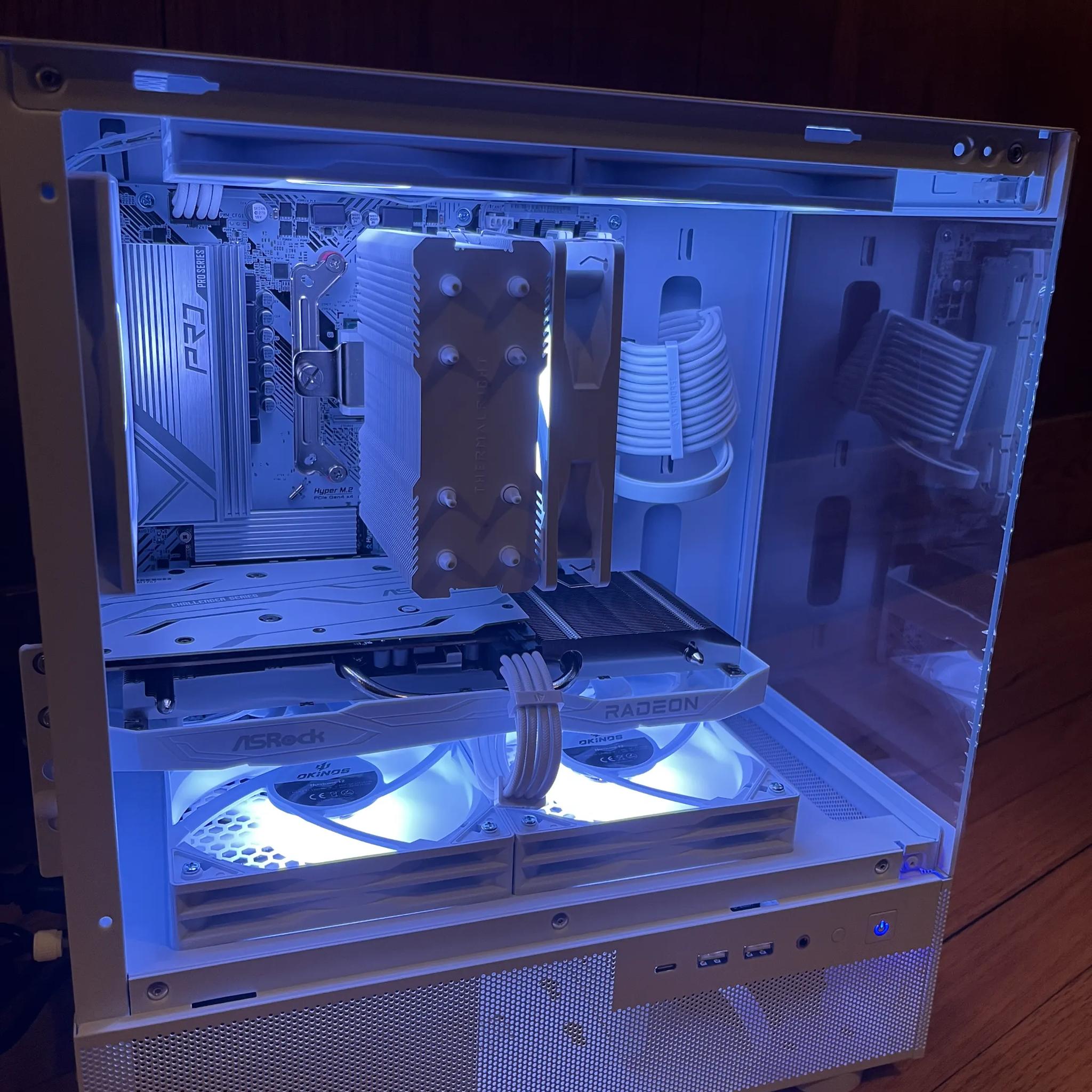 All White | RX 6600 | Ryzen 5 5600X | 32GB RAM | 1TB