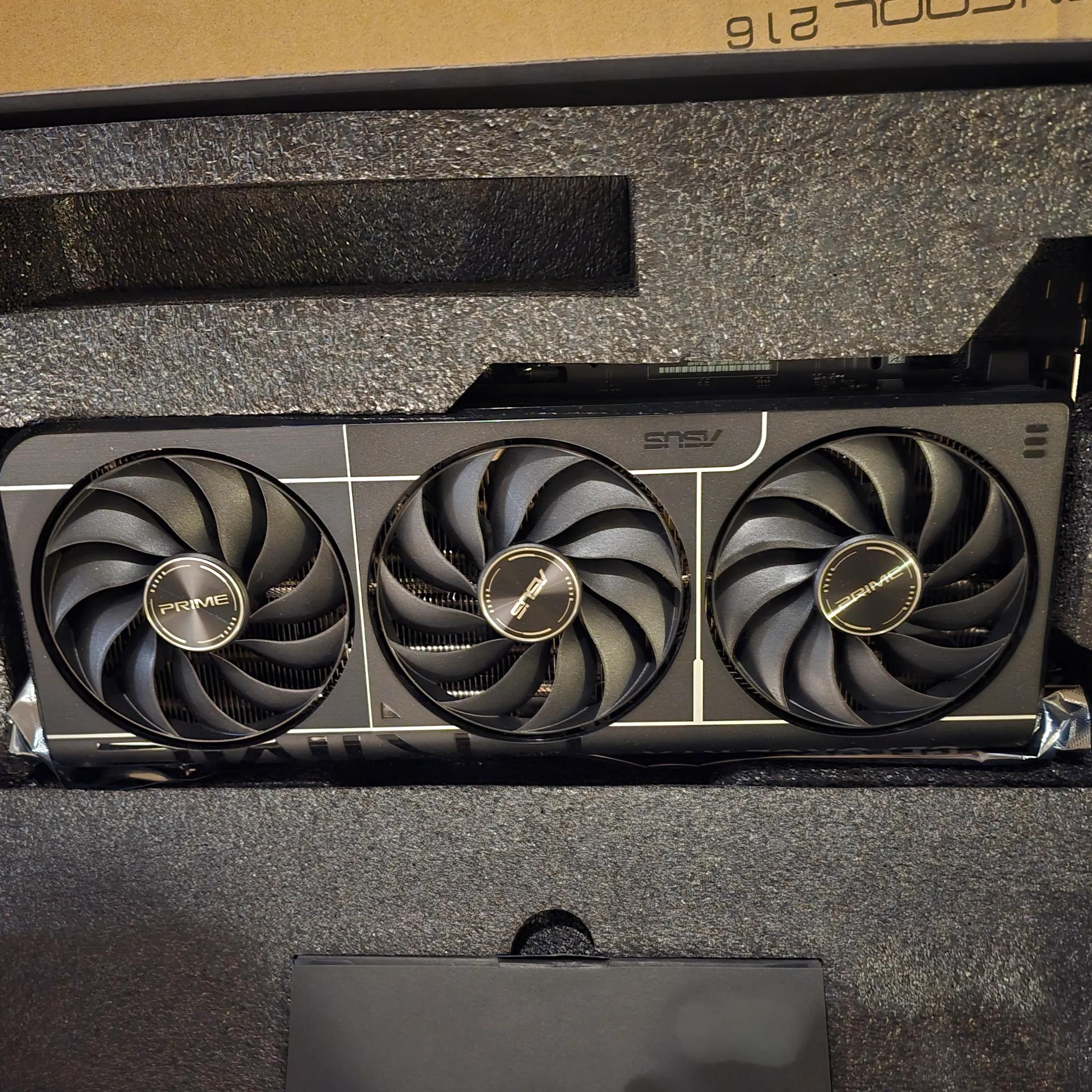 NVIDIA GeForce RTX 5080 ASUS PRIME
