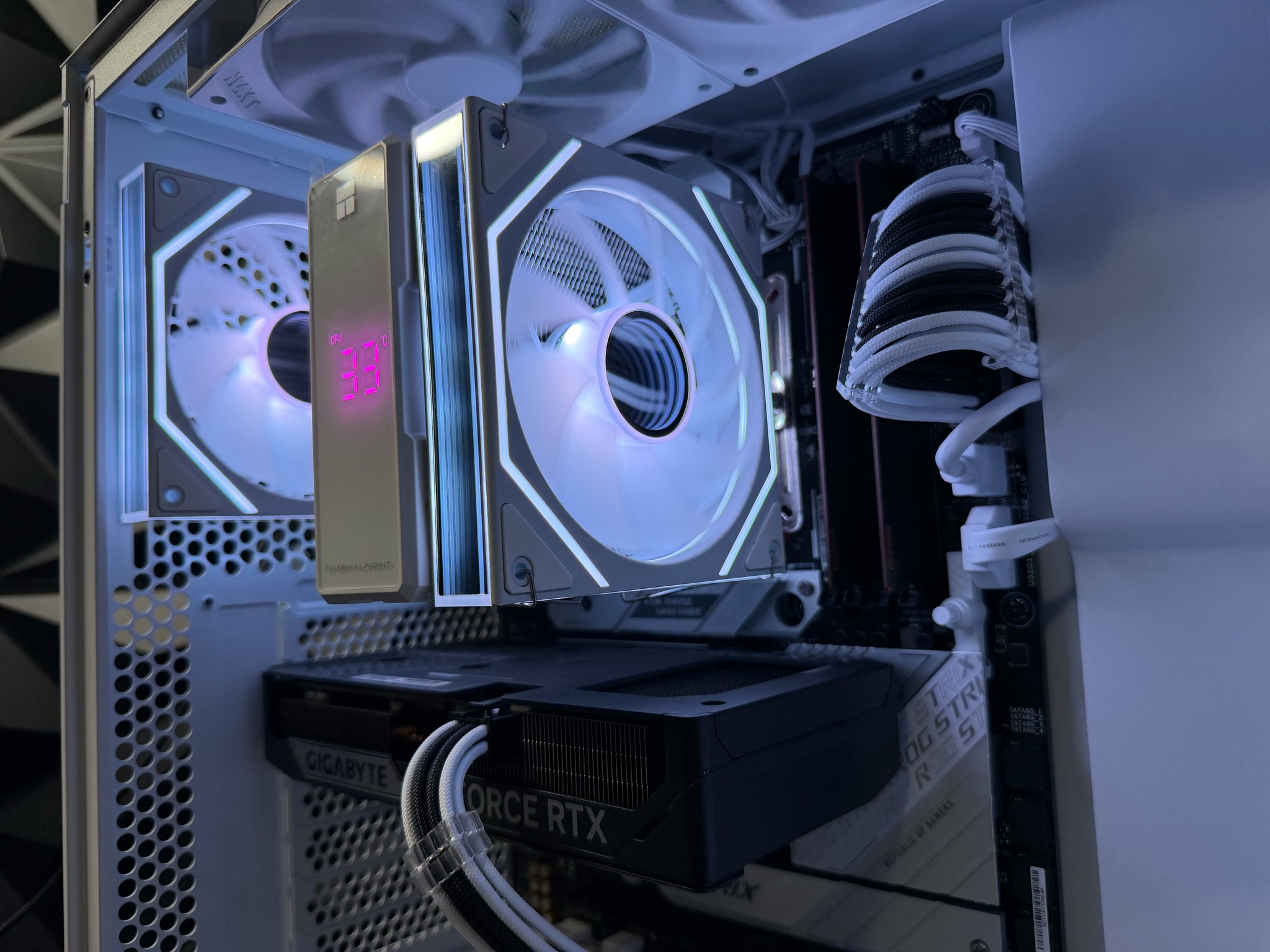❄️⚔️ ICE KNIGHT ⚔️❄️ Ryzen 5 7600X| RTX 5060Ti| 1.25 TB NVMe| 16 GB DDR5| 650 W PSU