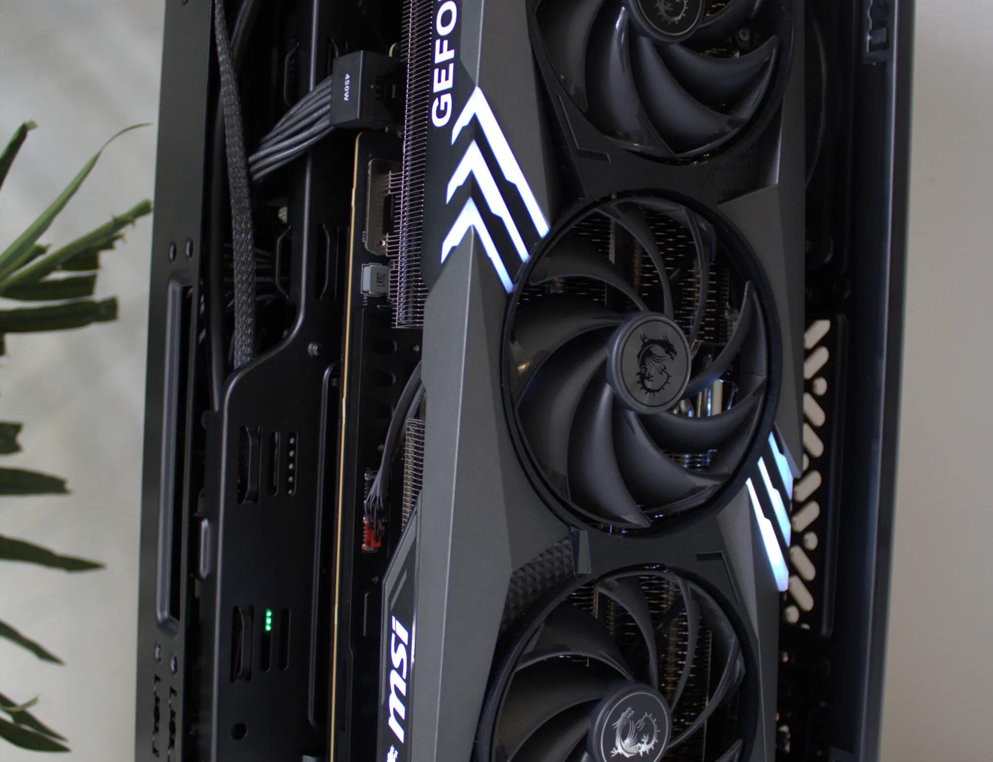 1440/4K Mini Beast - RTX 4090 | Ryzen 7 7800X3D | 32GB DDR5 | 2TB SSD