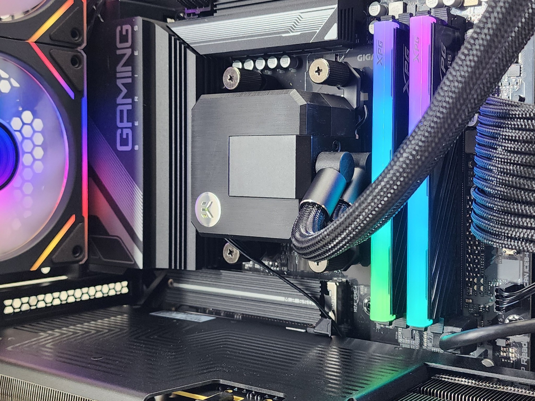 Gaming PC Ryzen 7 9700X 32GB RAM 2TB SSD RX 9070 XT 16GB Windows 11 Computer