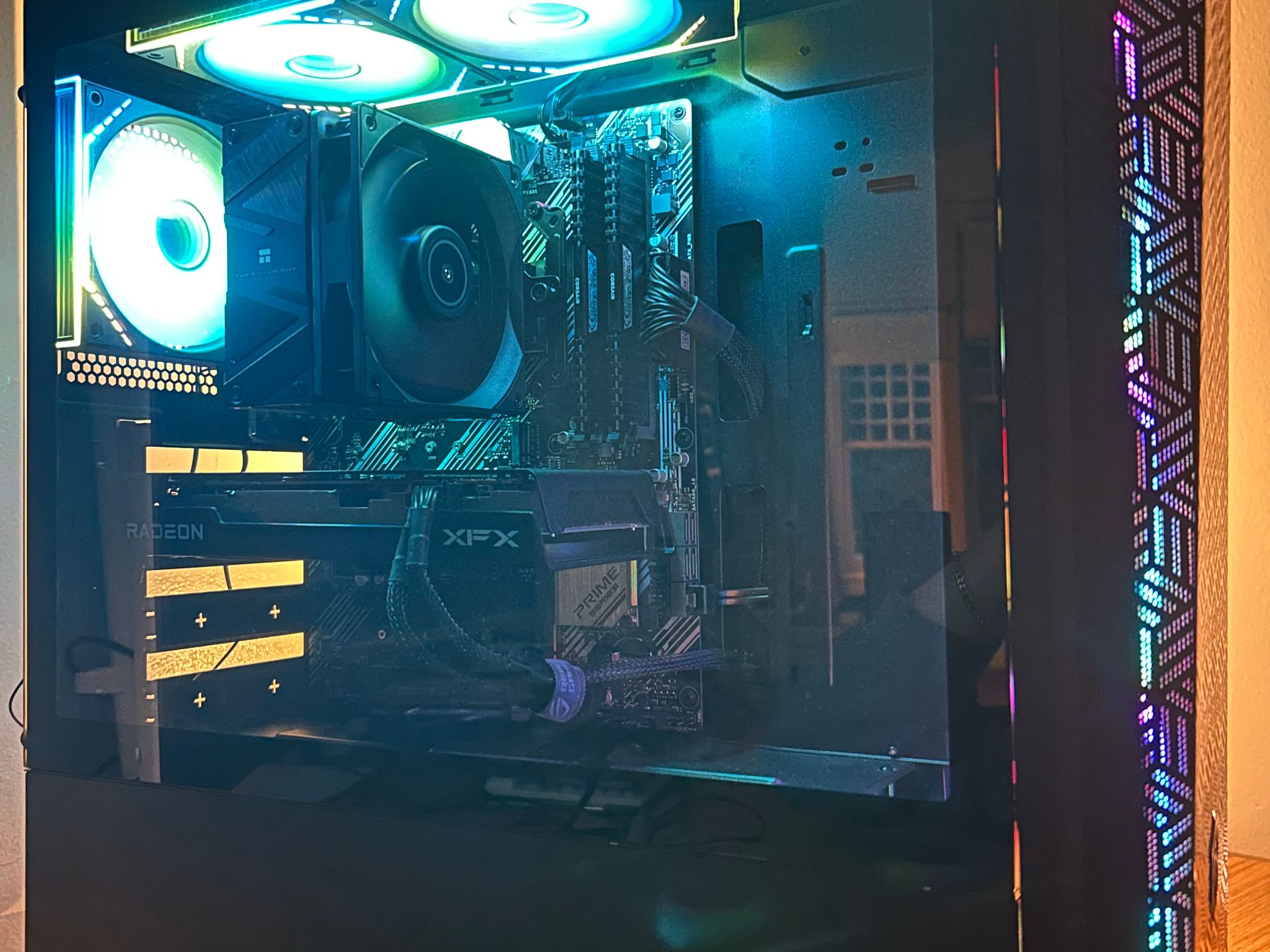 Radeon RX 7600 Custom Gaming PC - Ryzen 7 5700X