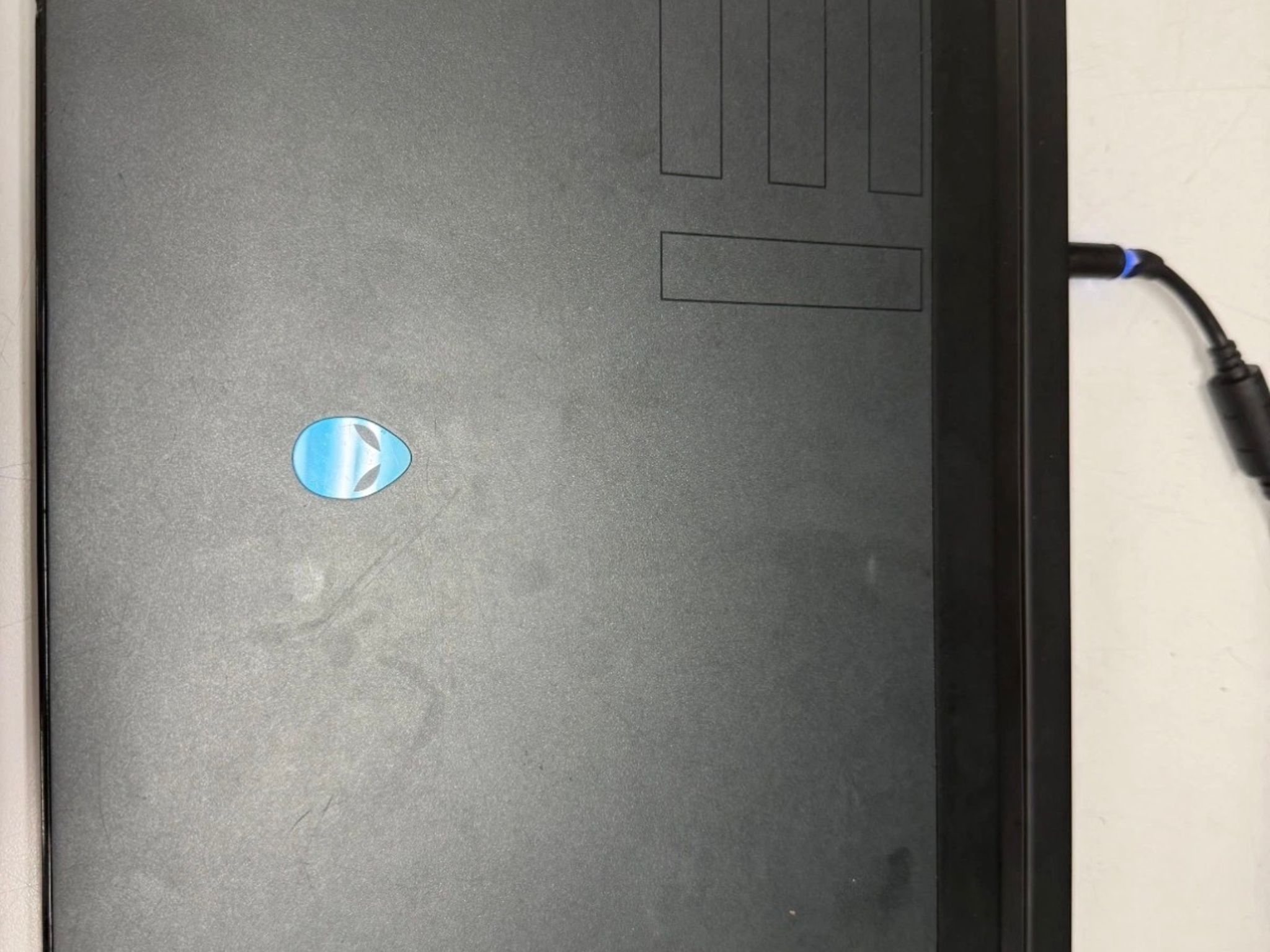 Dell Alienware M15 R3 Intel i7 10750H AMD RX 5500M 16GB RAM 512 GB NVME SSD