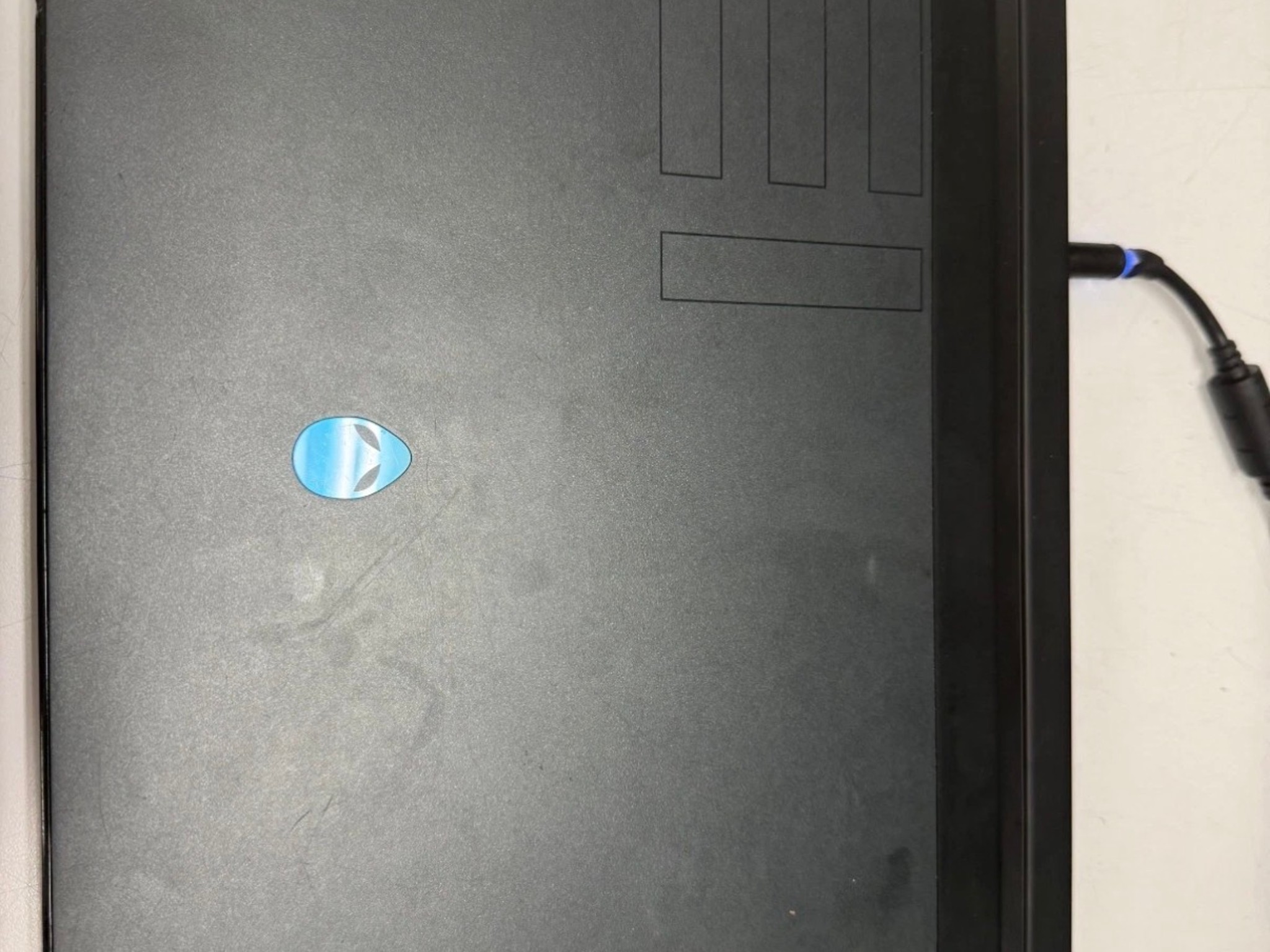 Dell Alienware M15 R3 Intel i7 10750H AMD RX 5500M 16GB RAM 512 GB NVME SSD