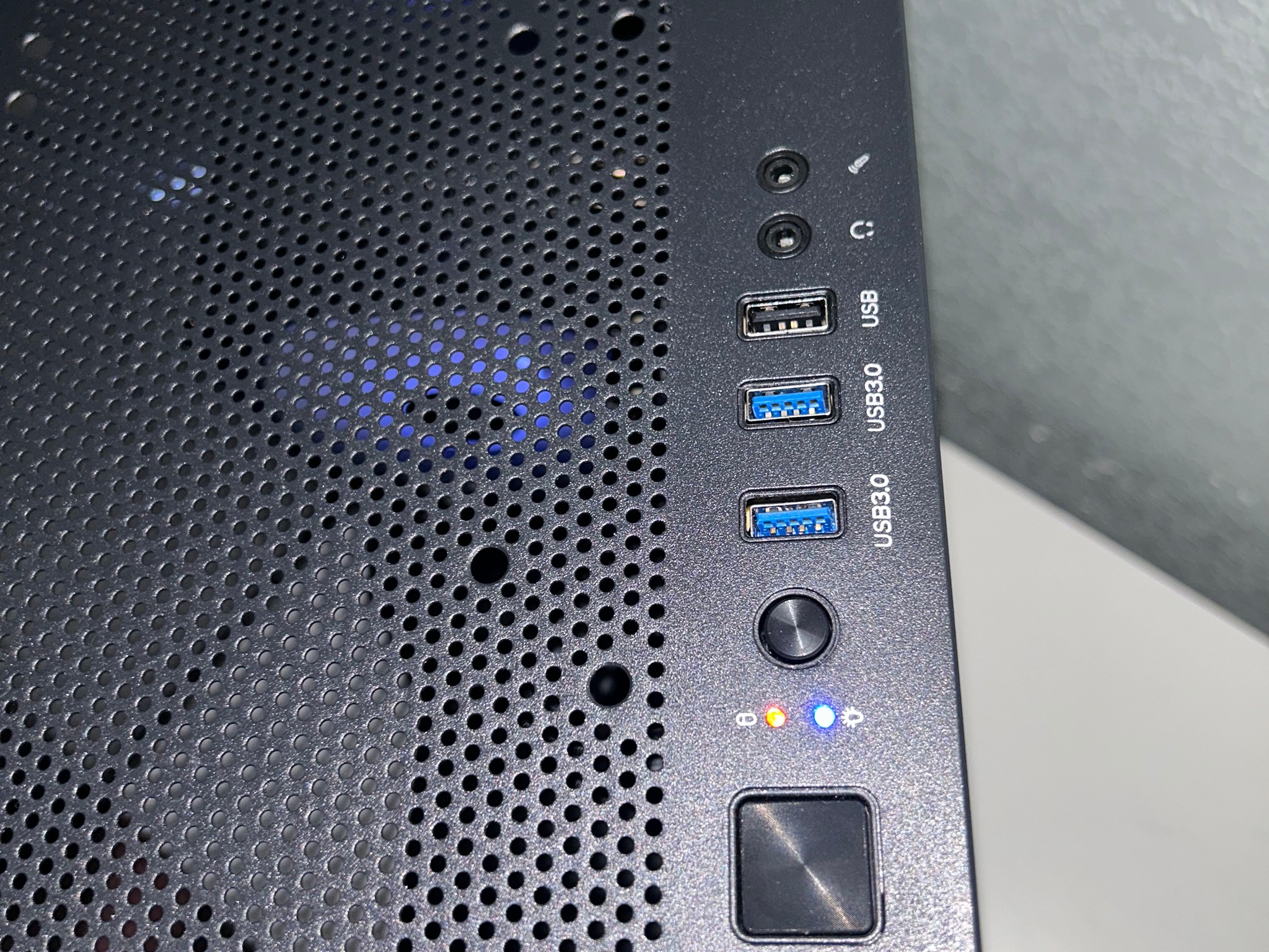 Custom Gaming / Streaming PC | RTX 3070 + Ryzen 5 5600X + 32GB RAM 