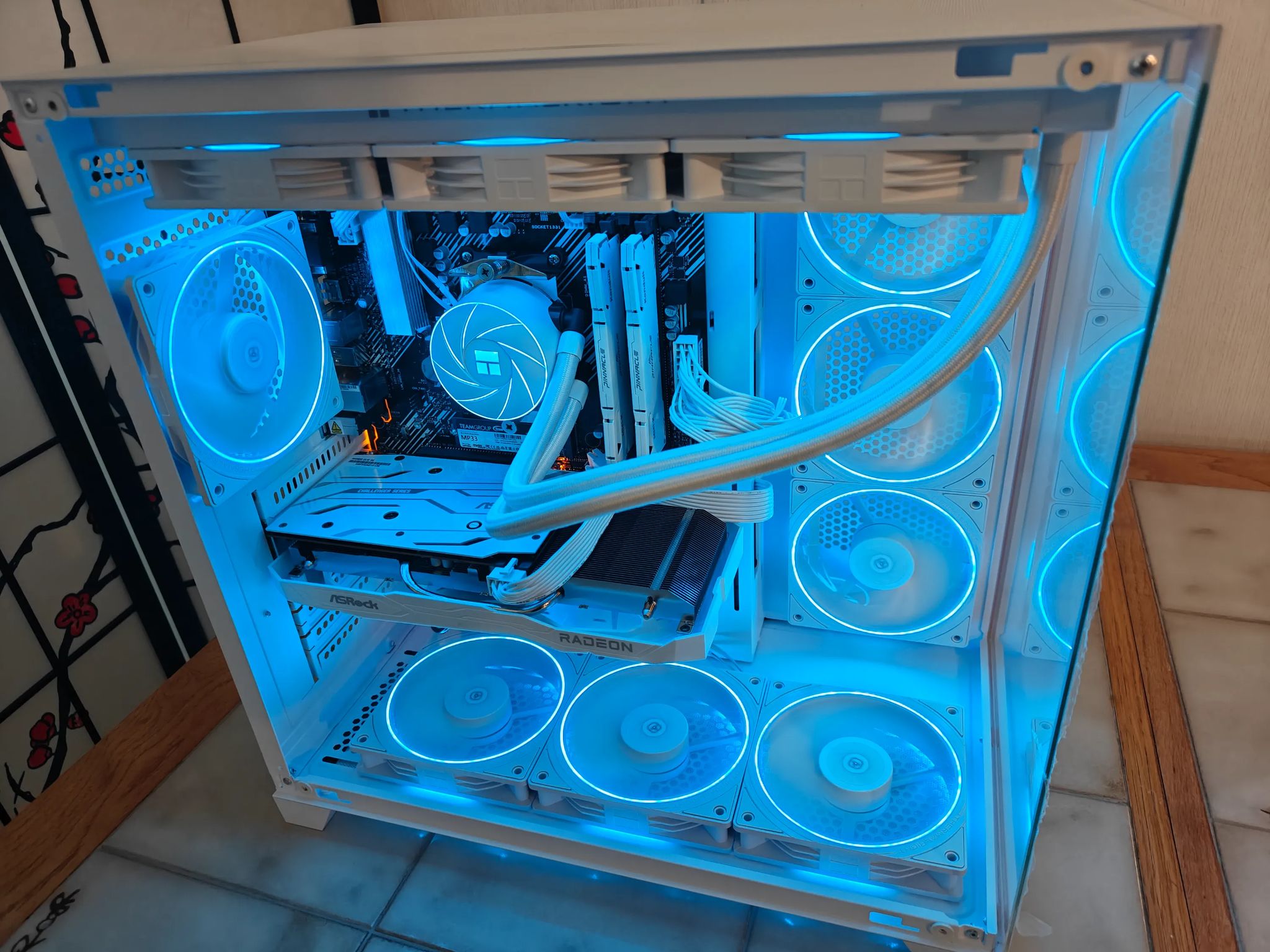Neutron Star | RX 6600 | R5 5600 | 2TB NVMe/SSD | 32GB DDR4 RAM | RC-RGB | WiFi-6E/BT | Windows 11