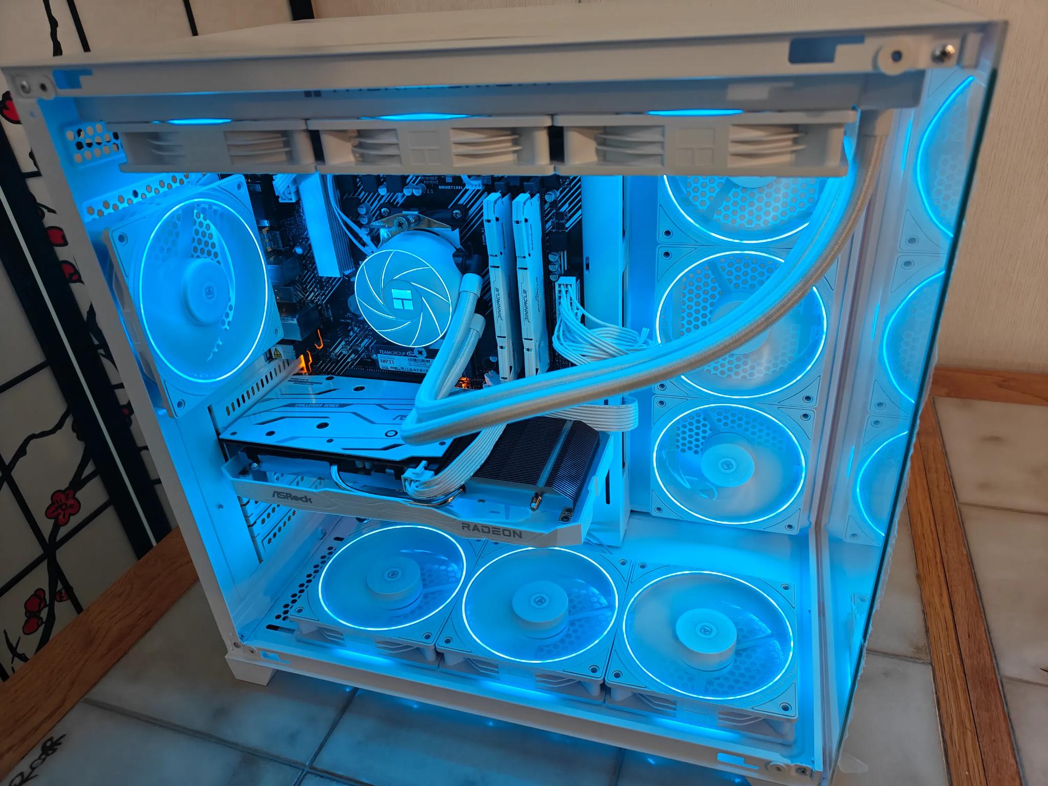 Neutron Star | RX 6600 | R5 5600 | 2TB NVMe/SSD | 32GB DDR4 RAM | RC-RGB | WiFi-6E/BT | Windows 11