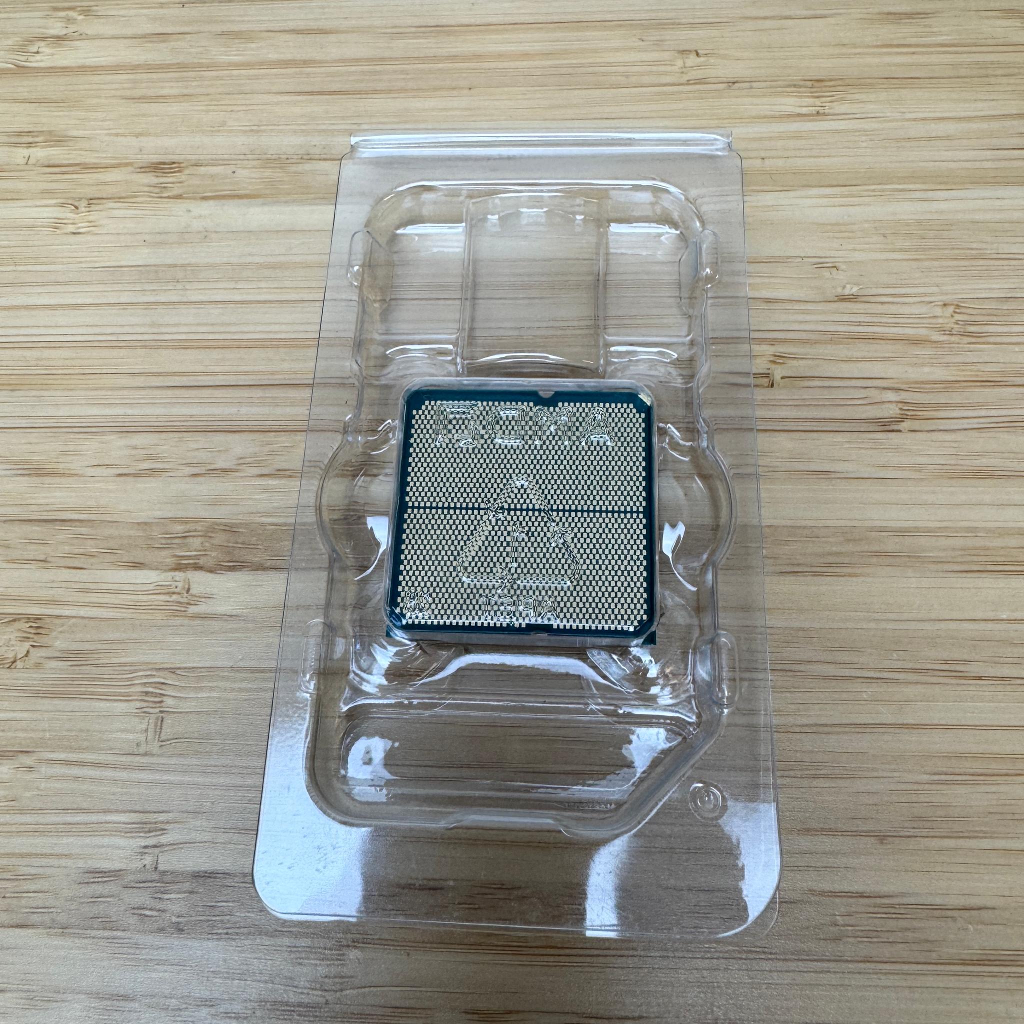 AMD Ryzen 9 7900X Processor (5.6 GHz, 12 Cores / 24 Threads, Socket AM5) CPU