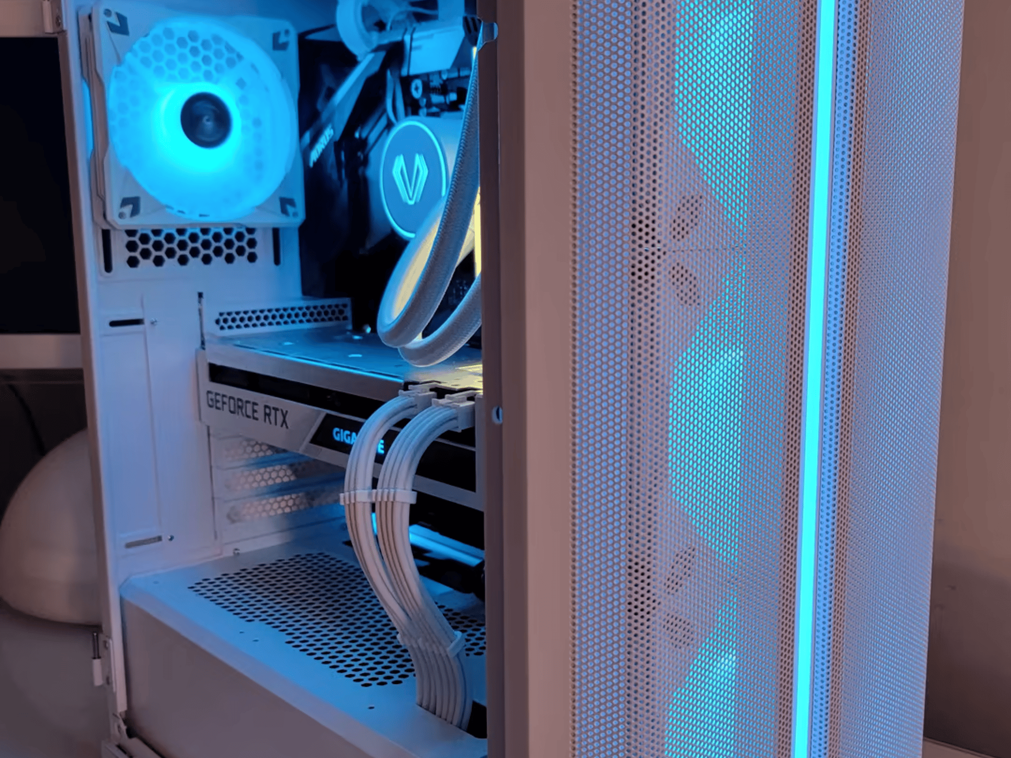 High End White Gaming PC - Ryzen 9 3900x | 32gb DDR4 | RTX 3070 Vision | 1tb NVMe | Water Cooling 