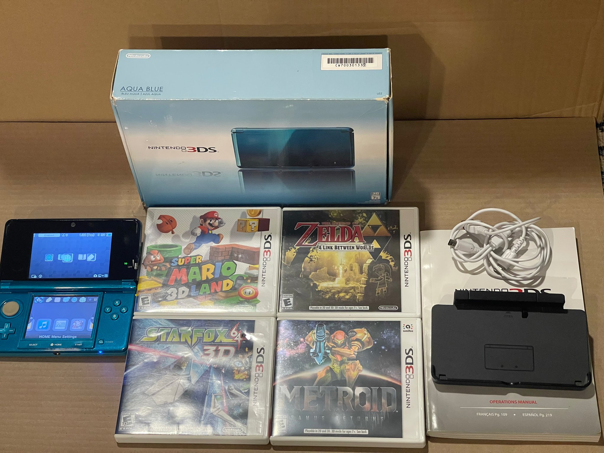 Used, Nintendo 3DS, Aqua Blue, + Games