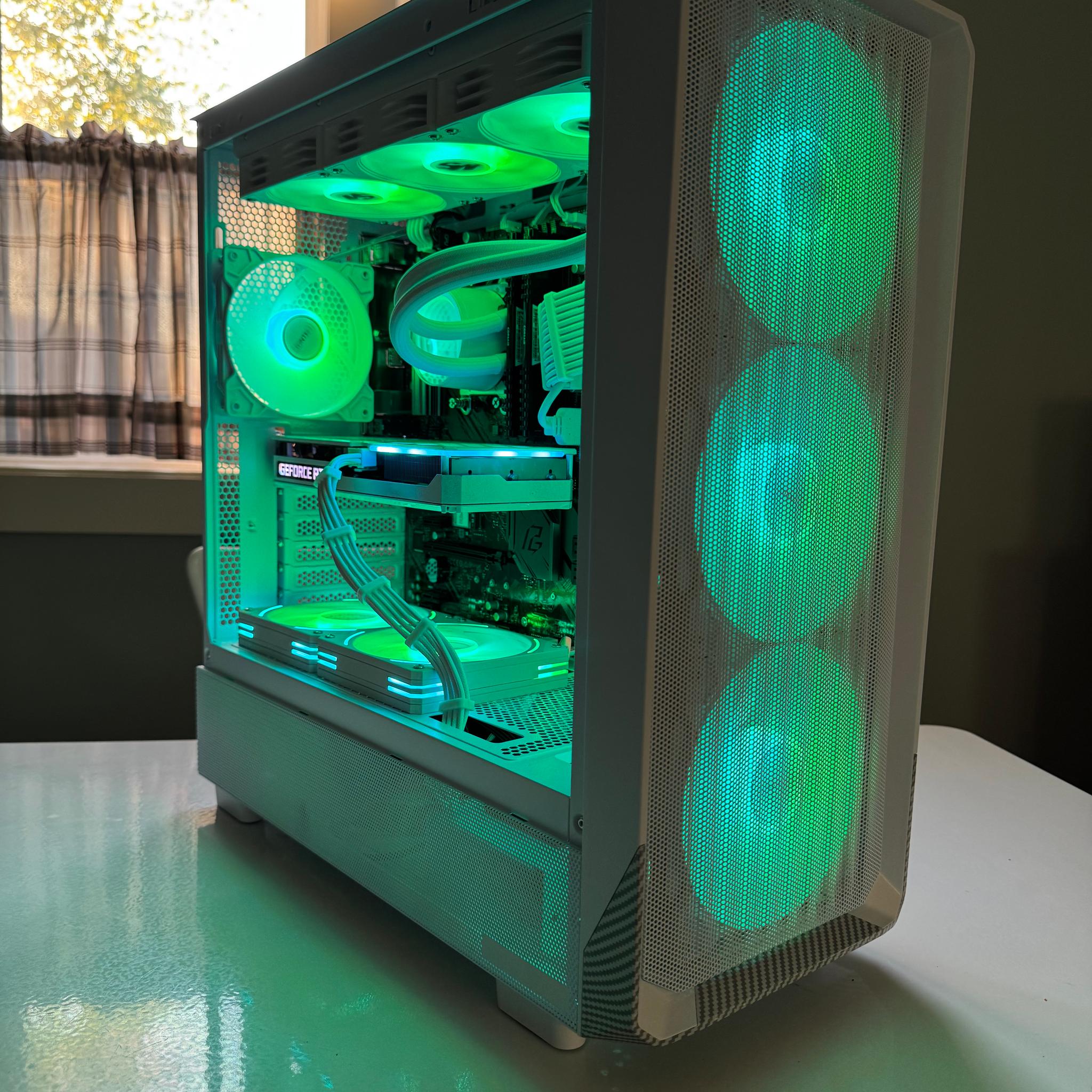 Frost Apex  | Custom Gaming PC | 3060 TI - R5 5500 - 16GB Ram - 1tb SSD