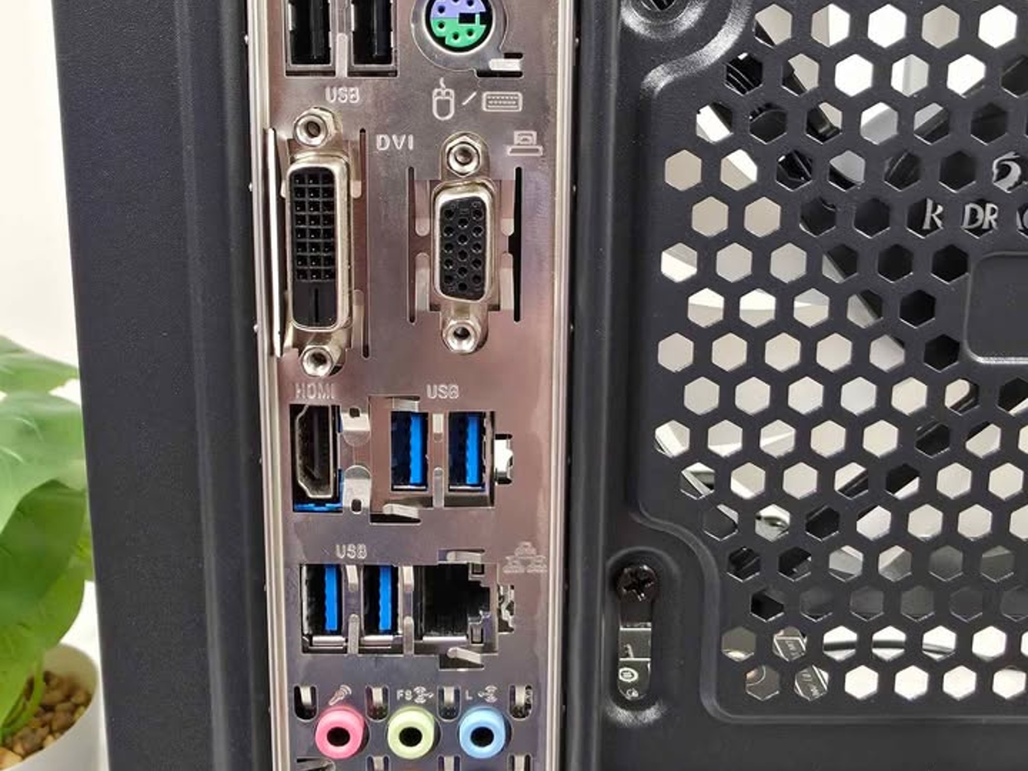 BCPC | 1080p Budget Gaming PC Computer (Ryzen 5 2600, GTX 1660 Super, 32GB DDR4)