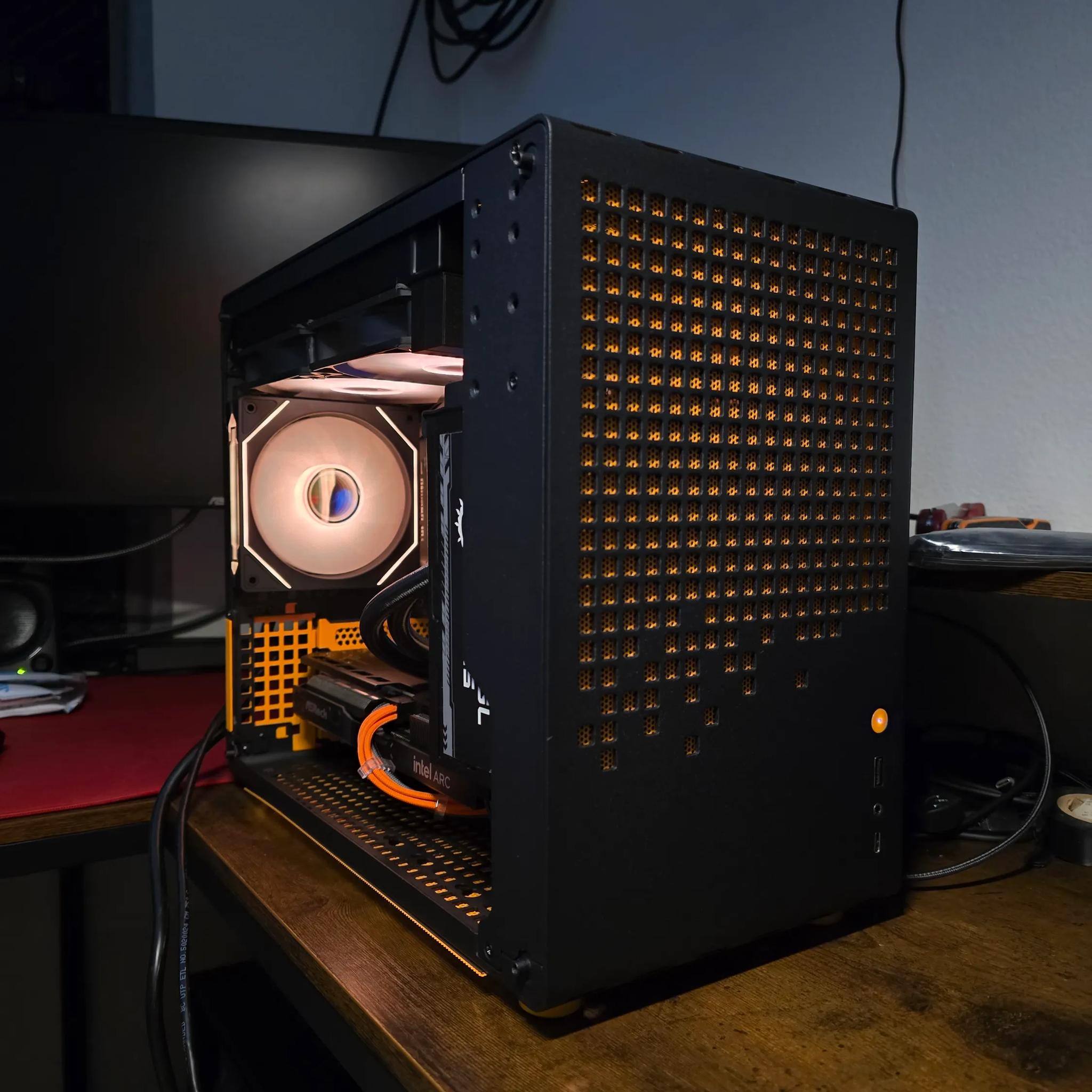 "Orange Ghost" (Clyde), Ryzen 9600x, Intel Arc B580, 32GB DDR5