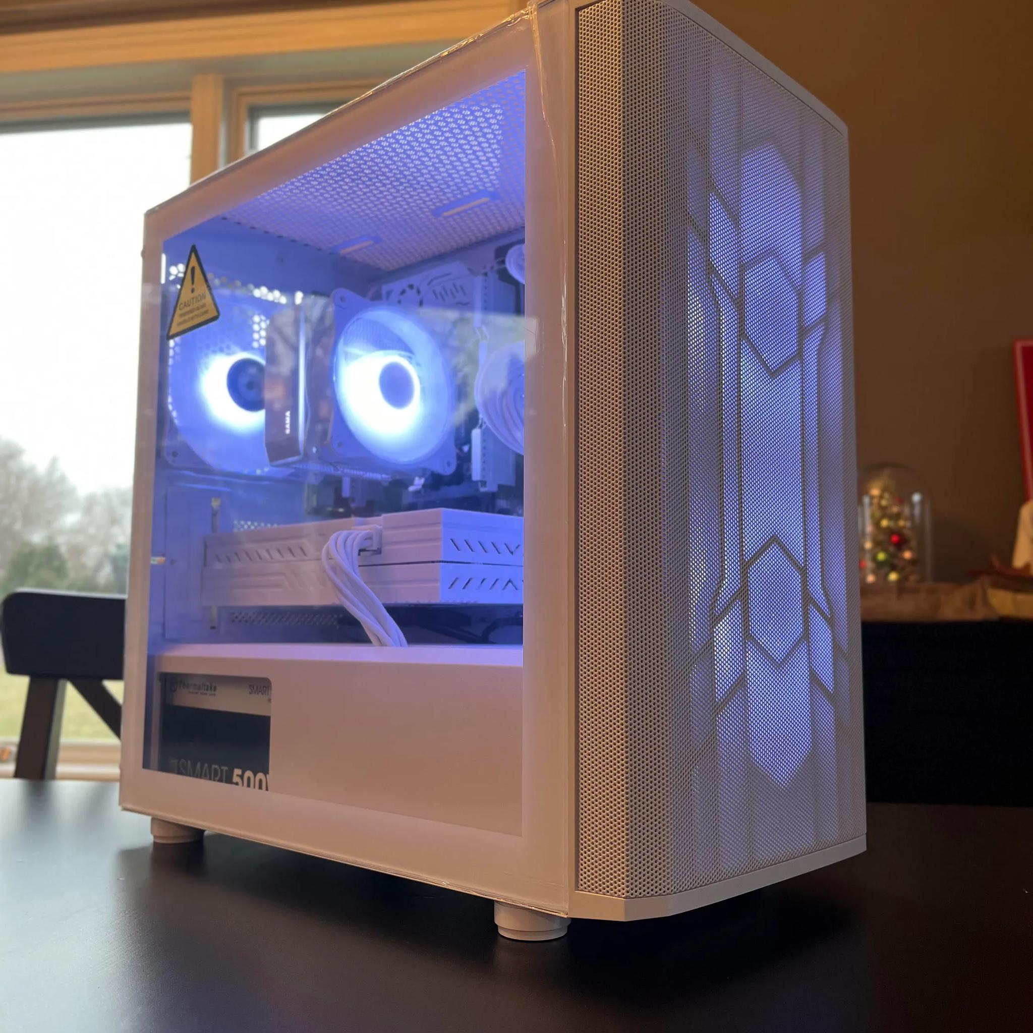 ALL WHITE GAMING PC | RX 580 | XEON 2640 V3 | 16GB DDR4 | 500GB NVME