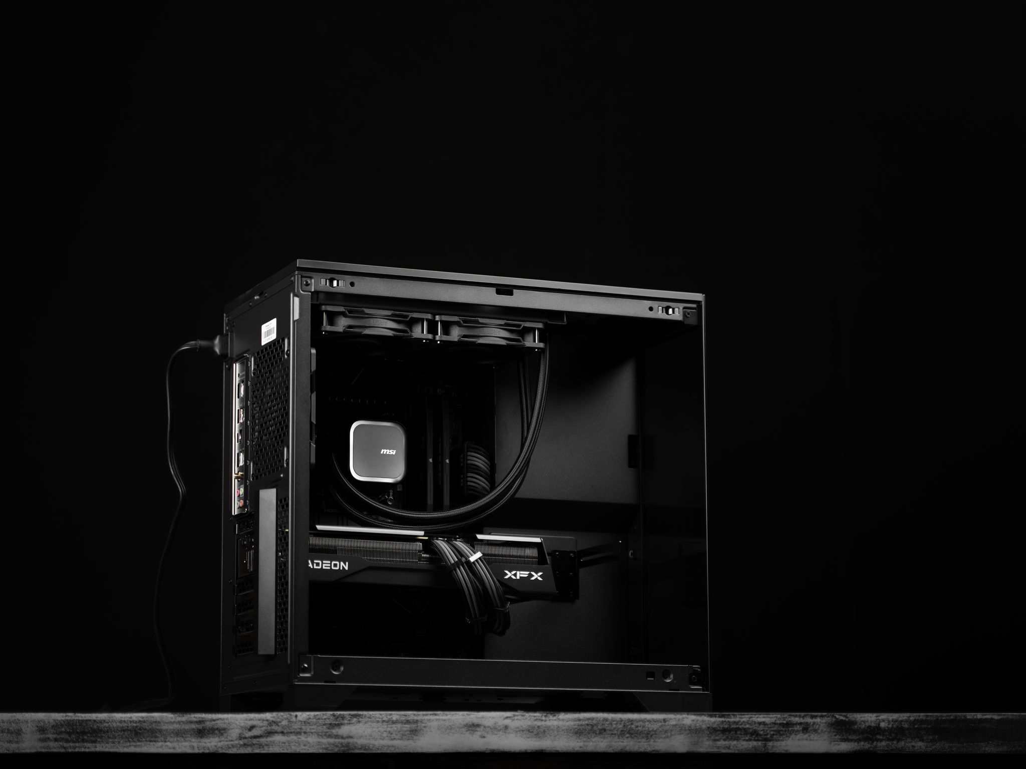 \ PF-21 / RX 9070 GRE Ryzen 7 8700F 1TB 16GB DDR5 Windows 11 Workstation Gaming PC