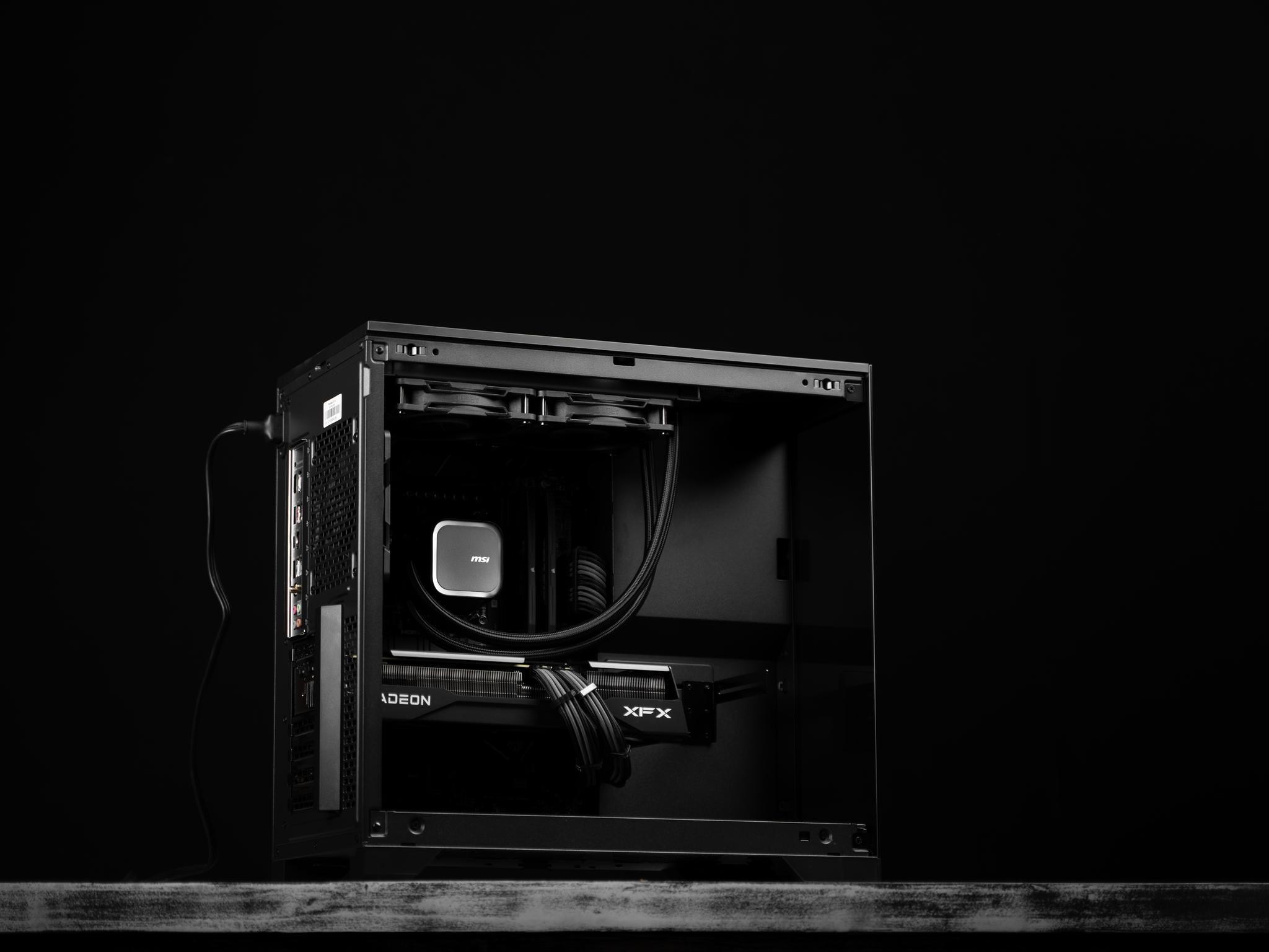 \ PF-21 / RX 9070 GRE Ryzen 7 8700F 1TB 16GB DDR5 Windows 11 Workstation Gaming PC