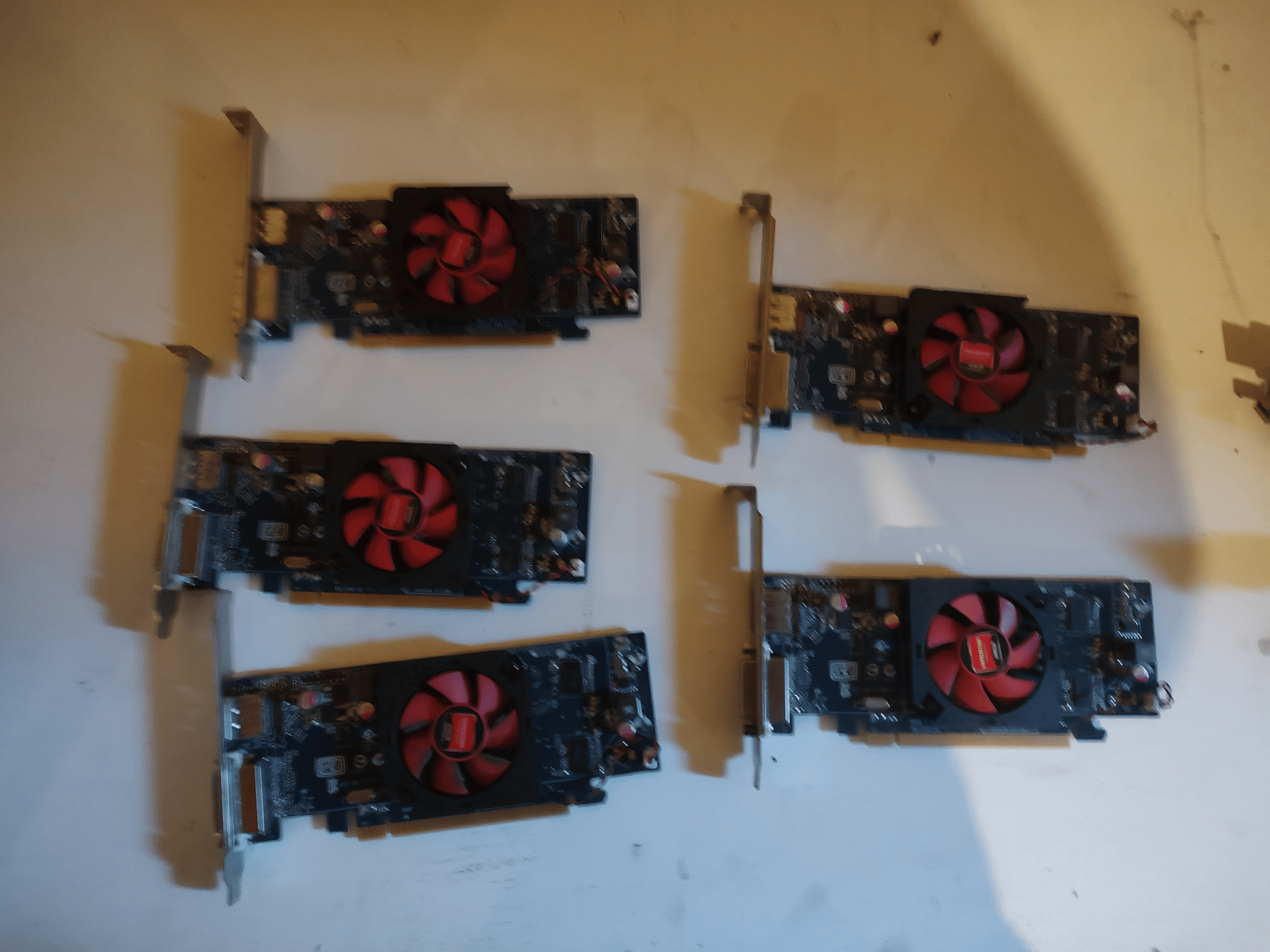 5x HD 5450 display adapders 
