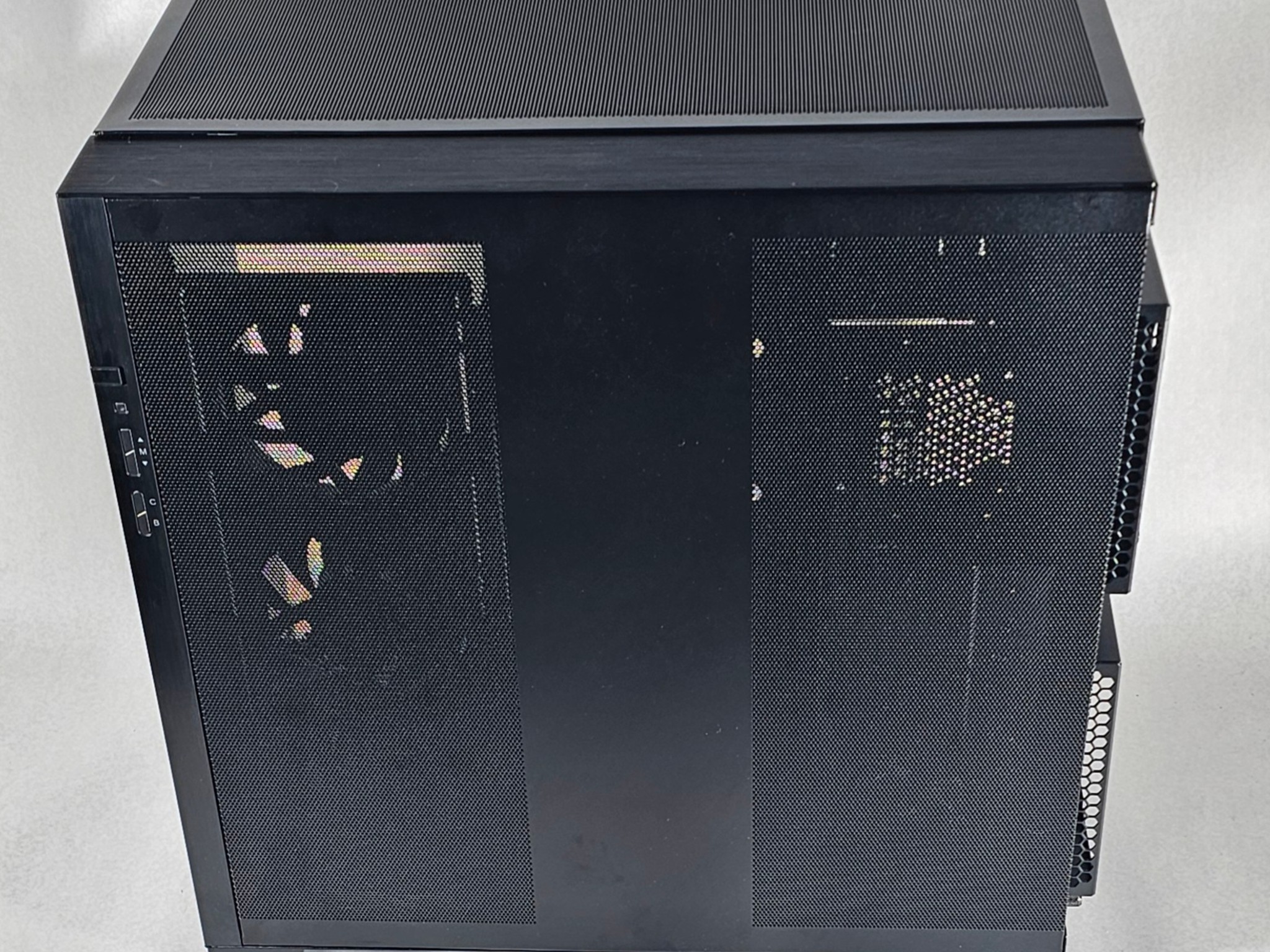 Lian Li PC Case 497 w\ Tempered Glass and 7 RGB Fans