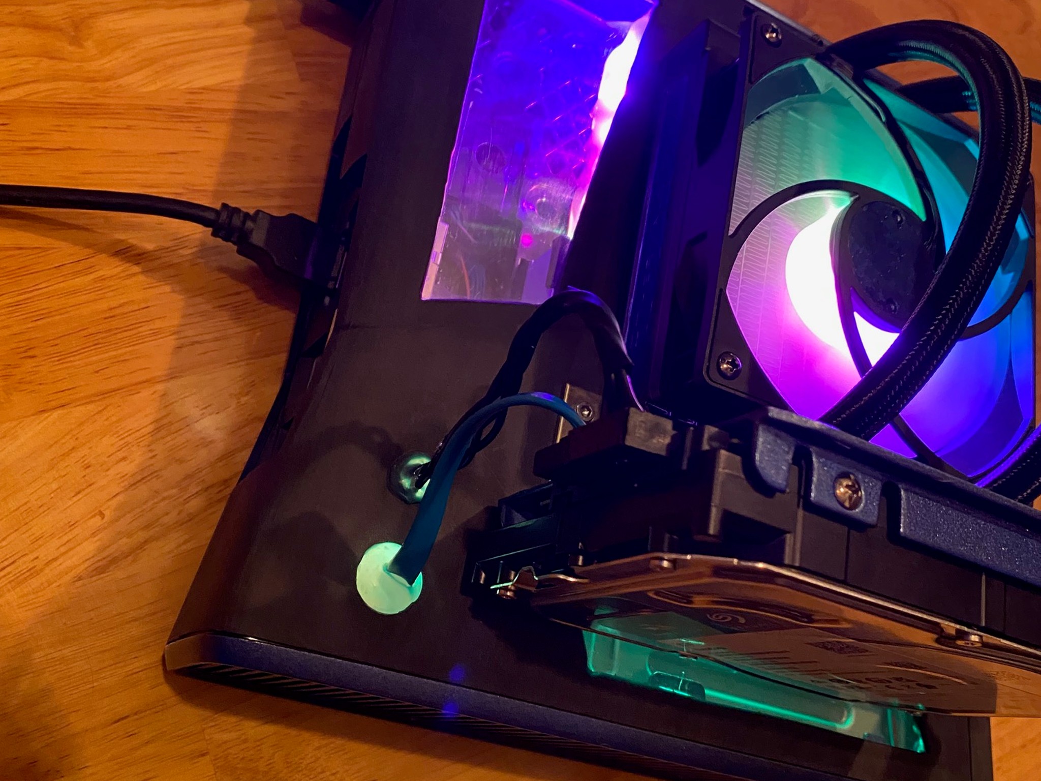 Custom RGH3 Xbox 360 slim | Liquid cooled | 8 TB | RGB lighting | W Custom controller and Kinect