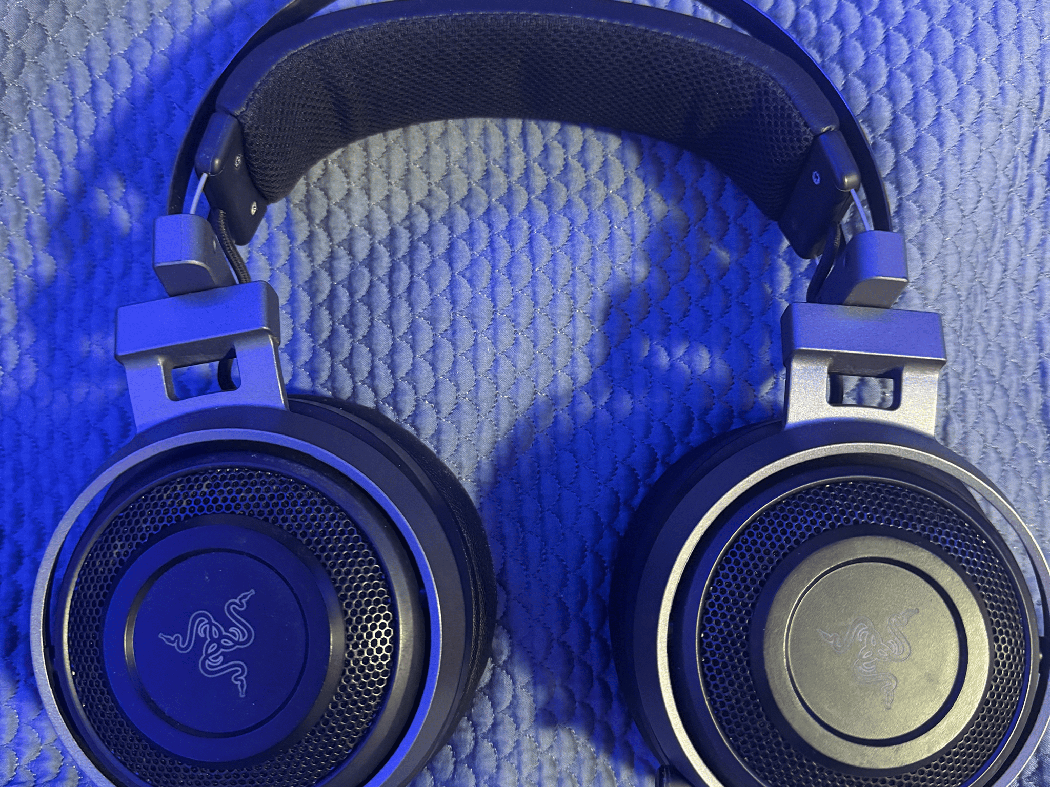 Razer Nari Ultimate Wireless 7.1 Surround Sound Gaming Headset